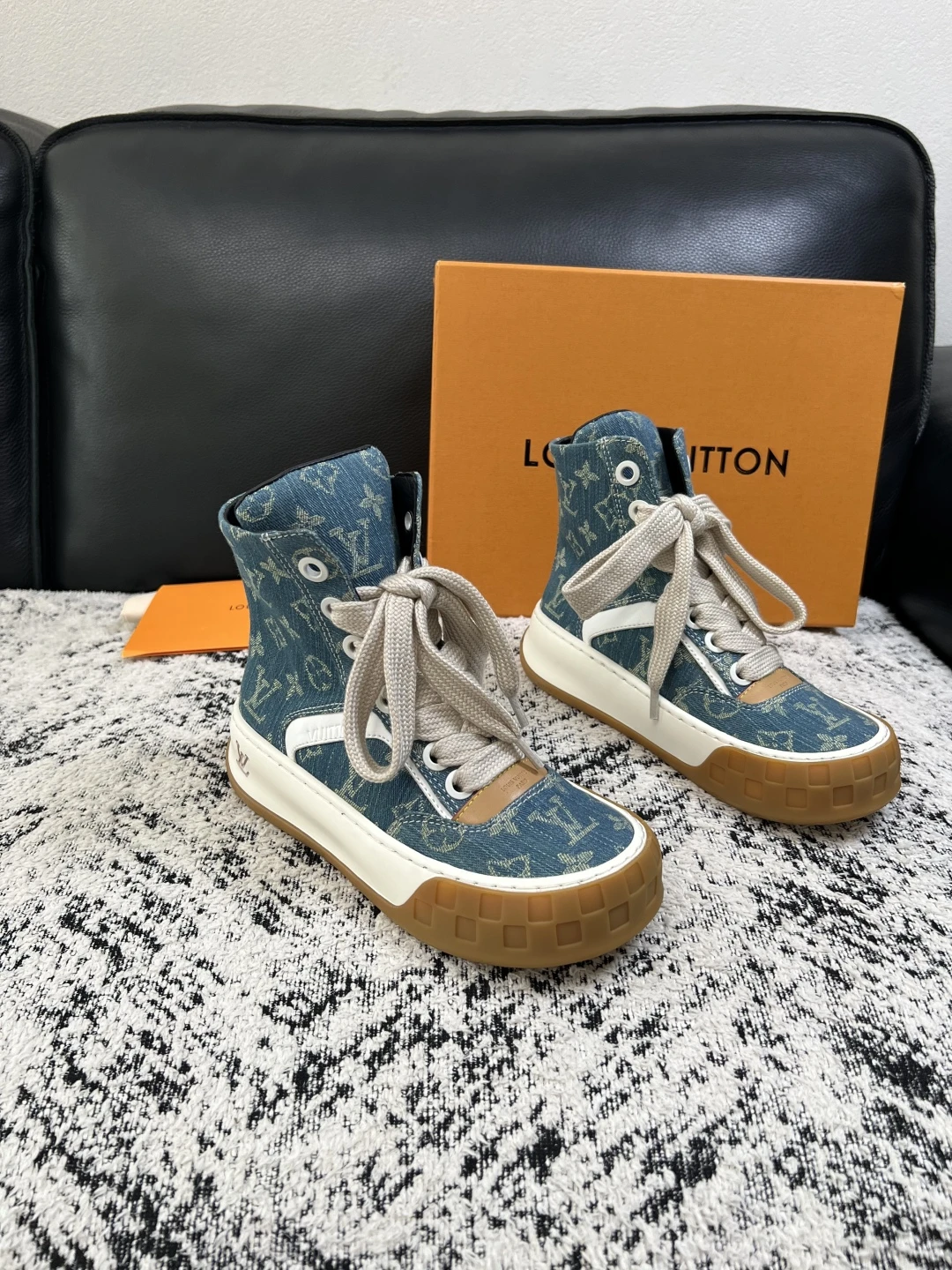 Louis Vuitton Sneakers — 191feb80