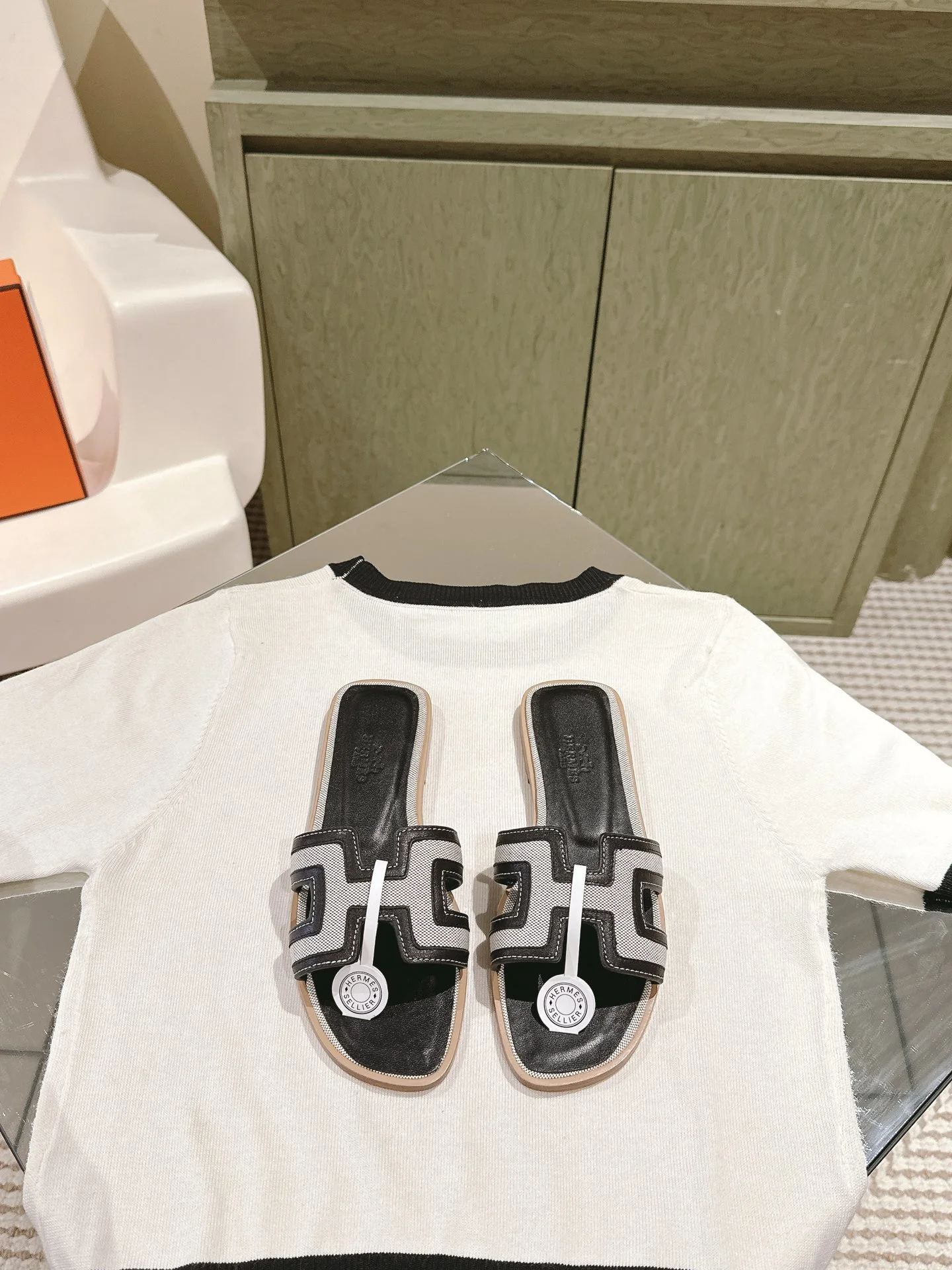 Hermès Slippers — 54c6116d