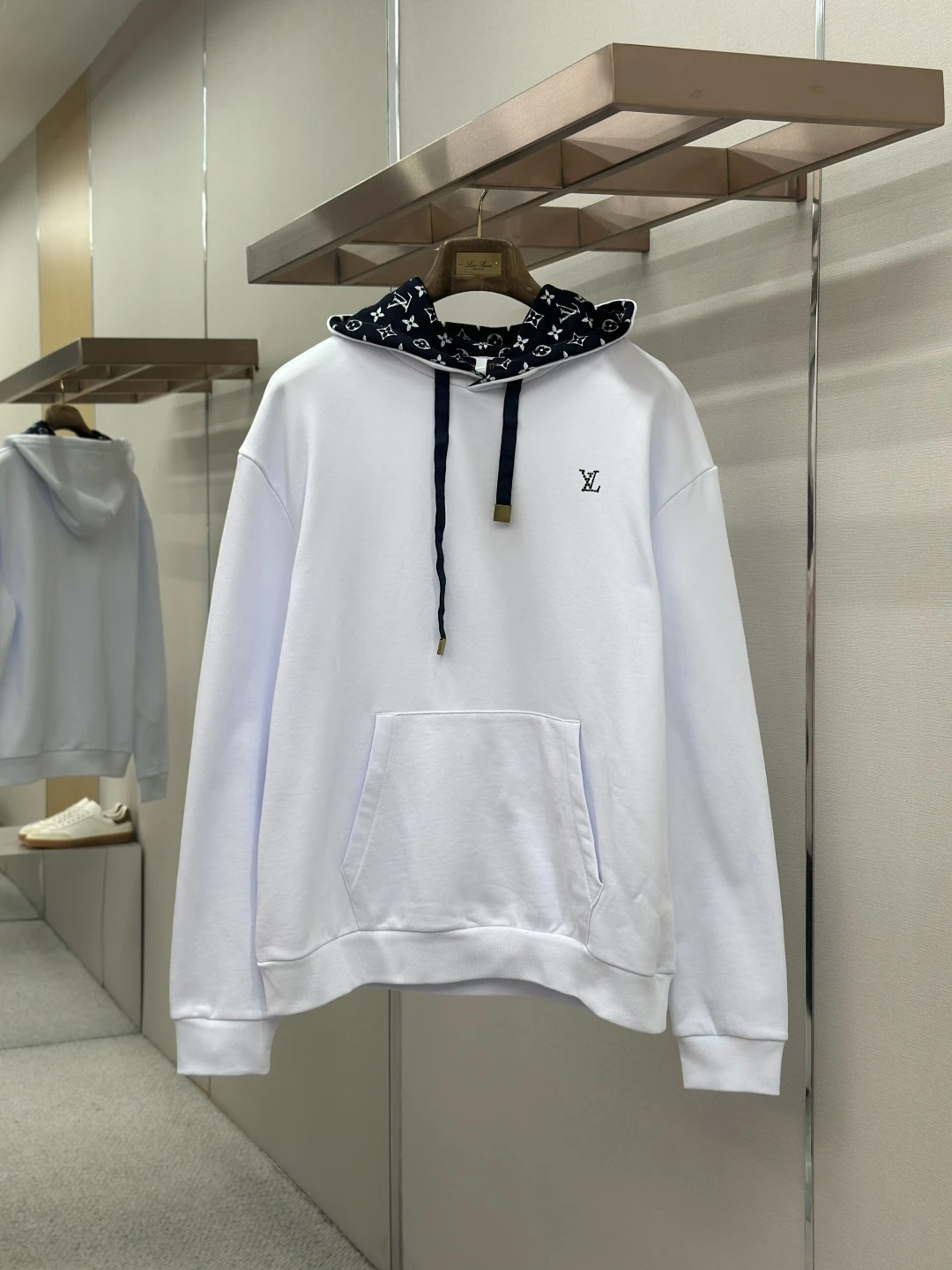Louis Vuitton Hoodies — 2ea593a7