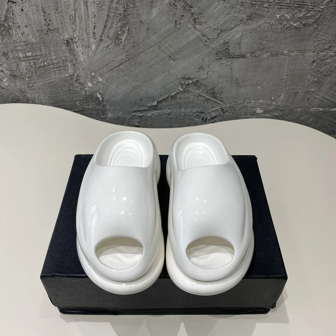 XVESSEL Slippers — 4c7ceebf