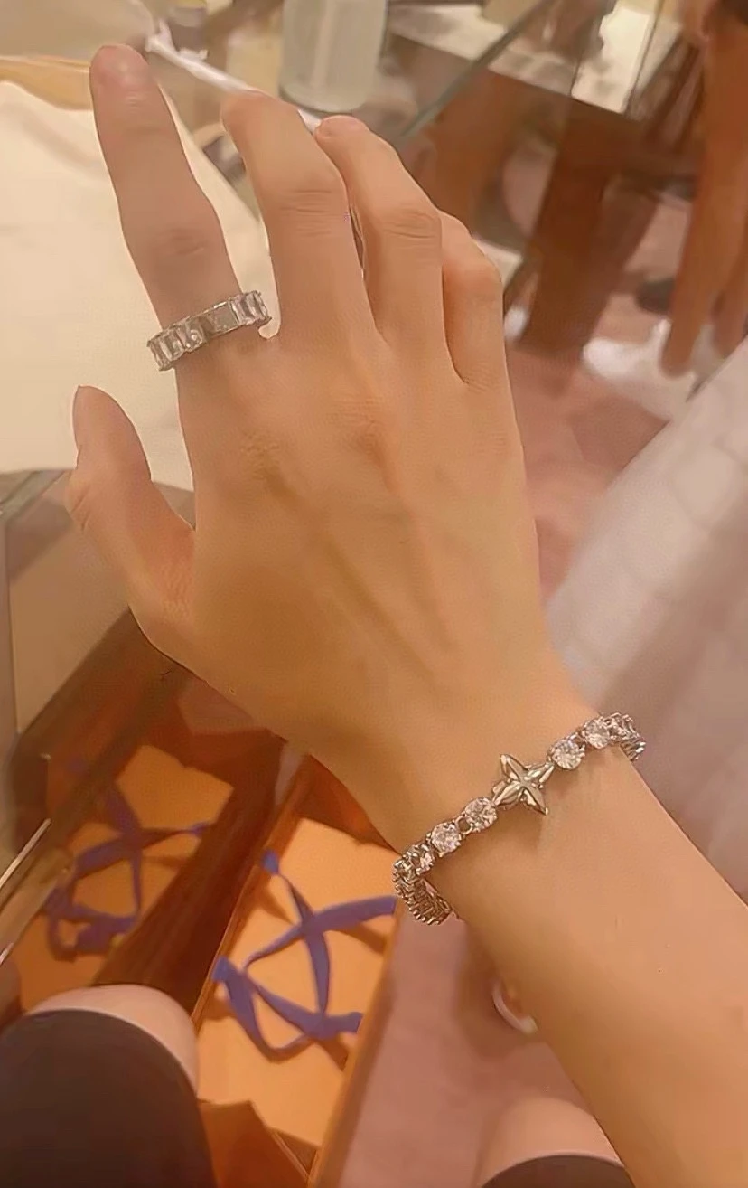 Louis Vuitton Bracelets — 39e003a5