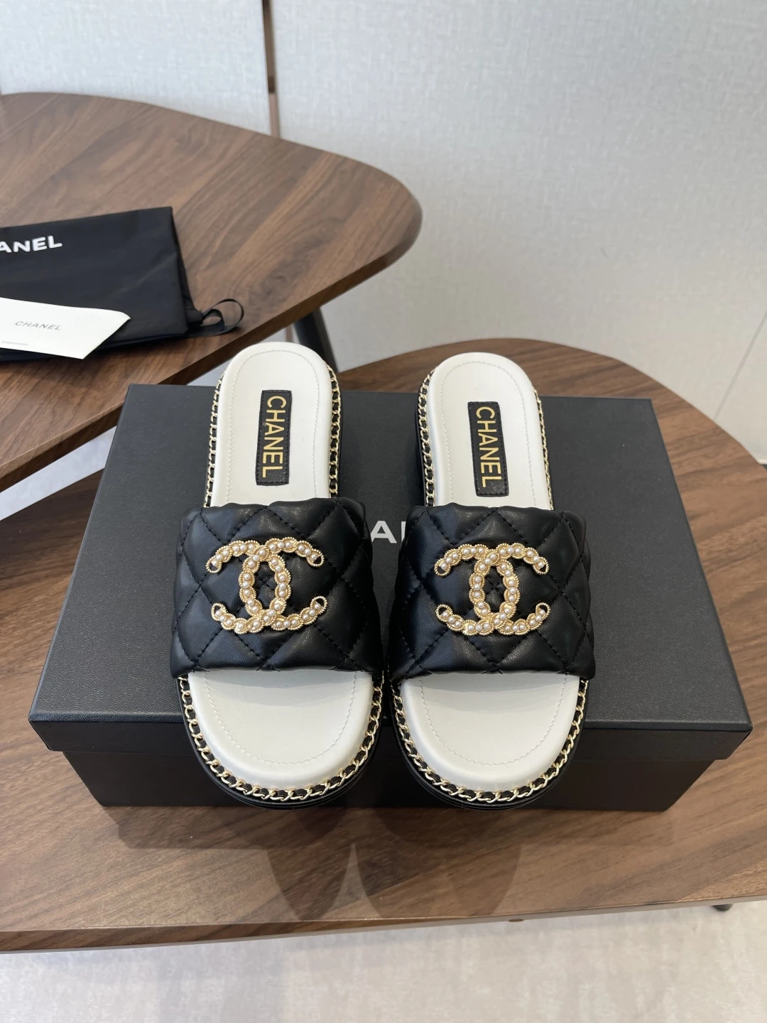 Chanel Shoes — ec565565