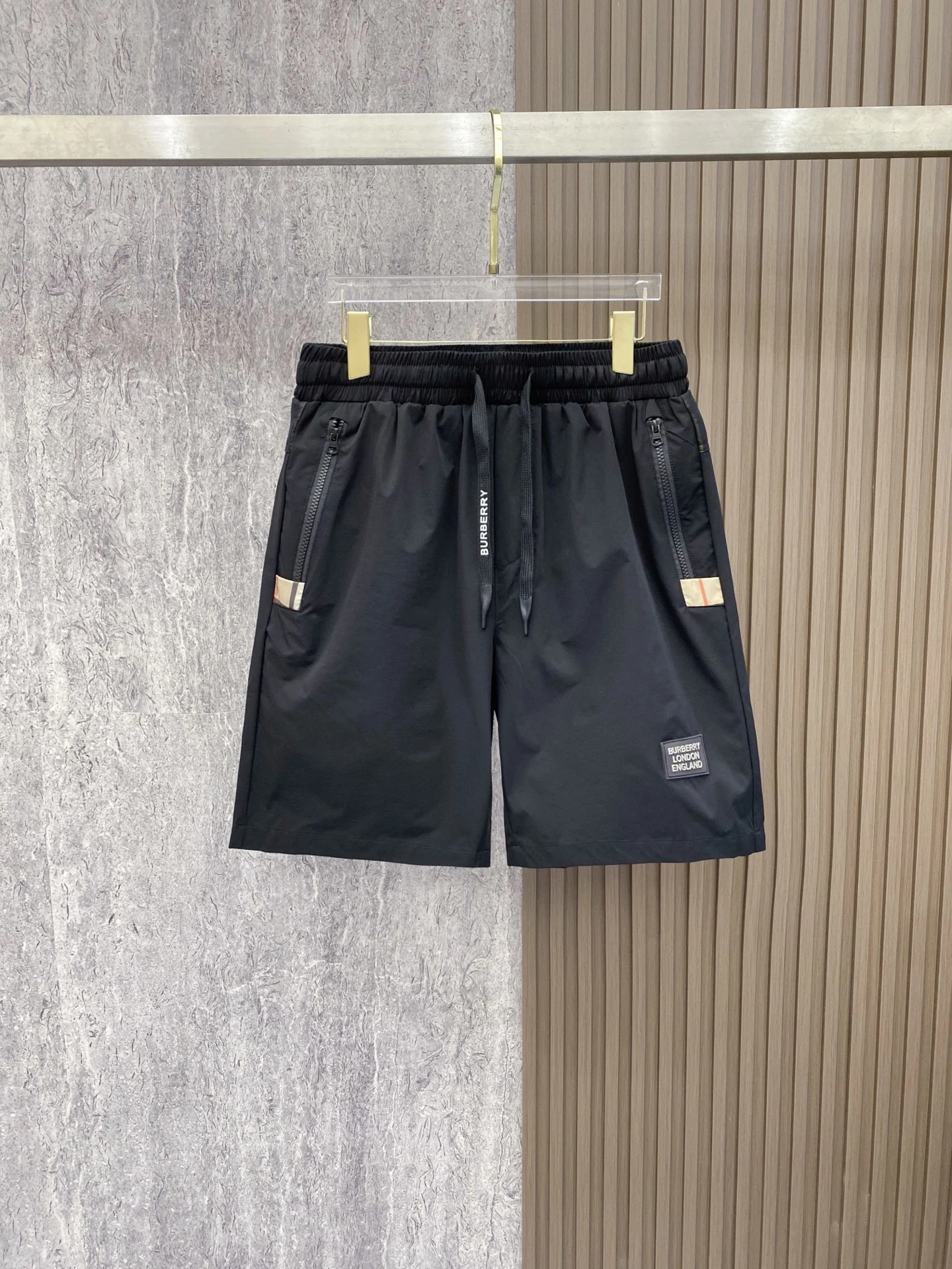 Burberry Shorts — 31aa90b2