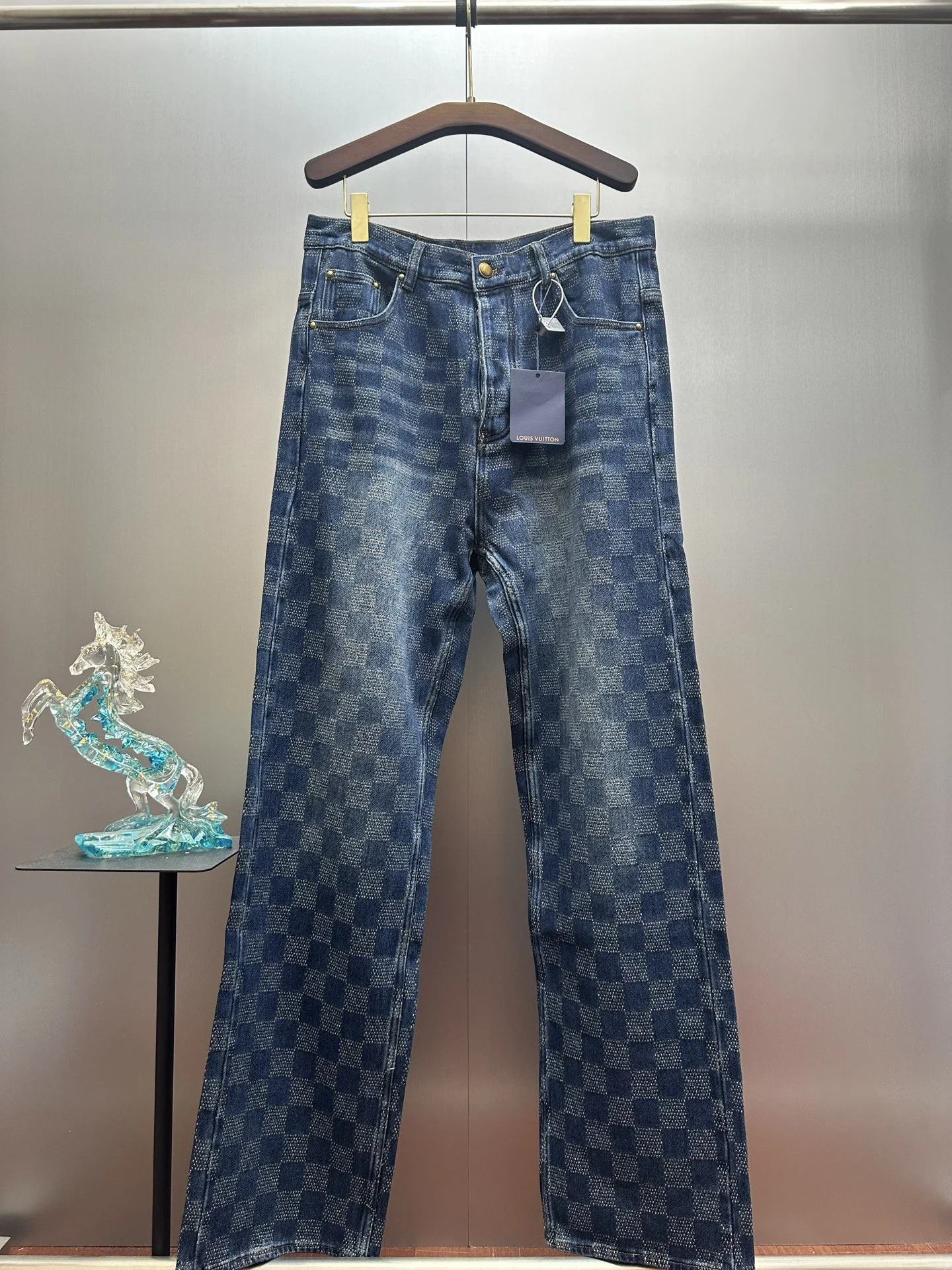 Louis Vuitton Jeans — 78758930