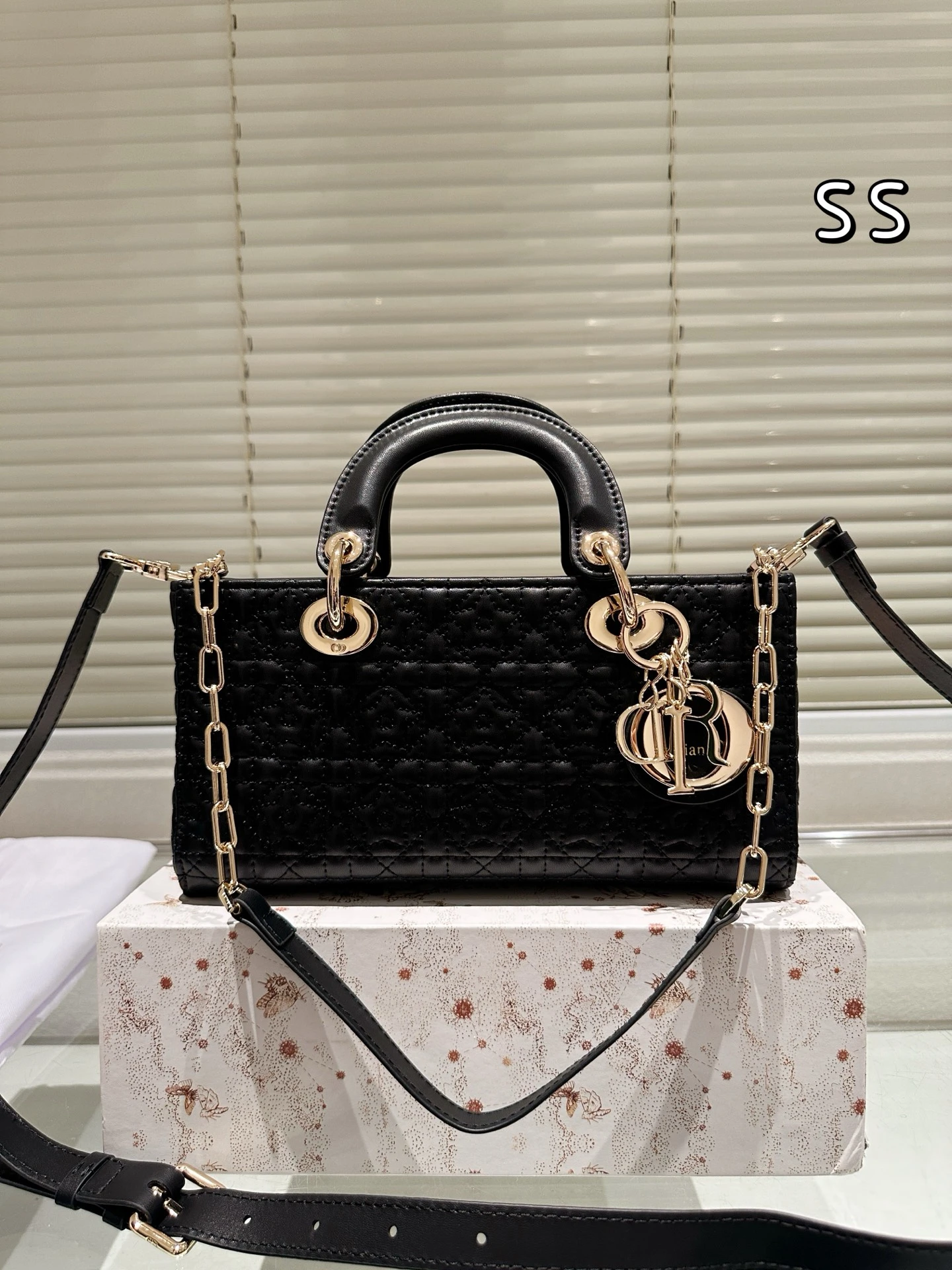 Dior Bag — 14dfa0d1