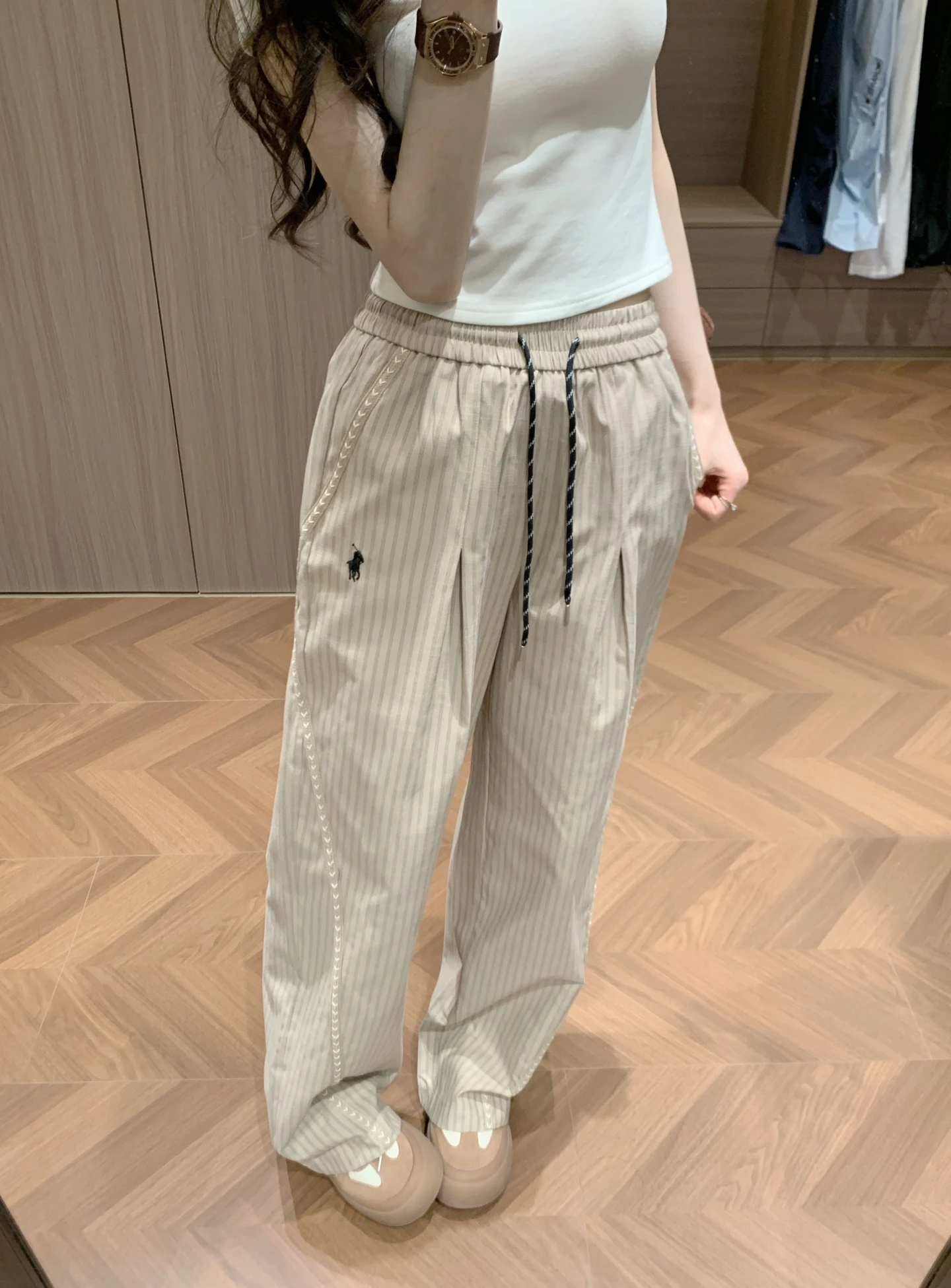 Trousers — 392eab27