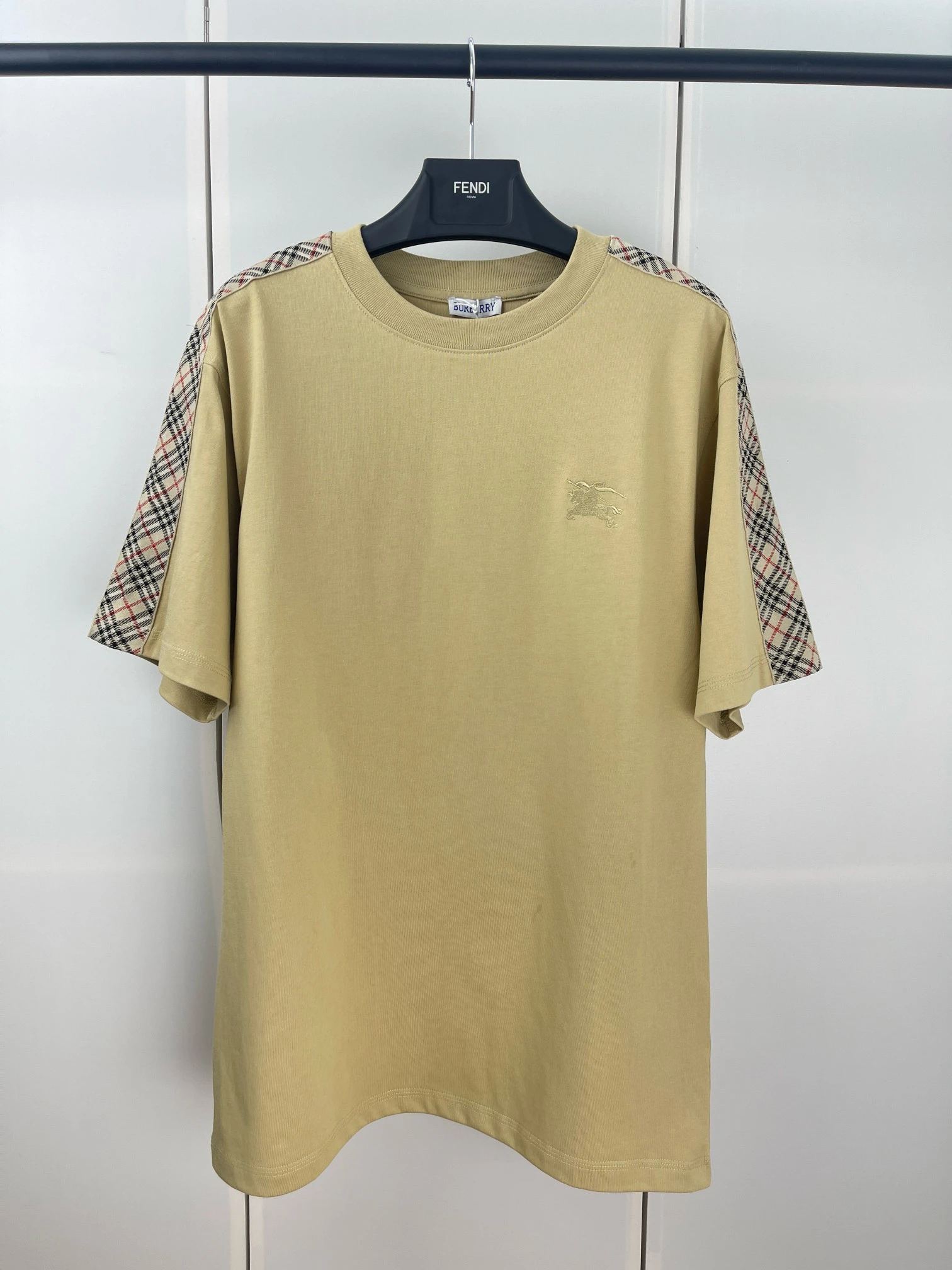 Burberry T-Shirt — 6ed56d3f