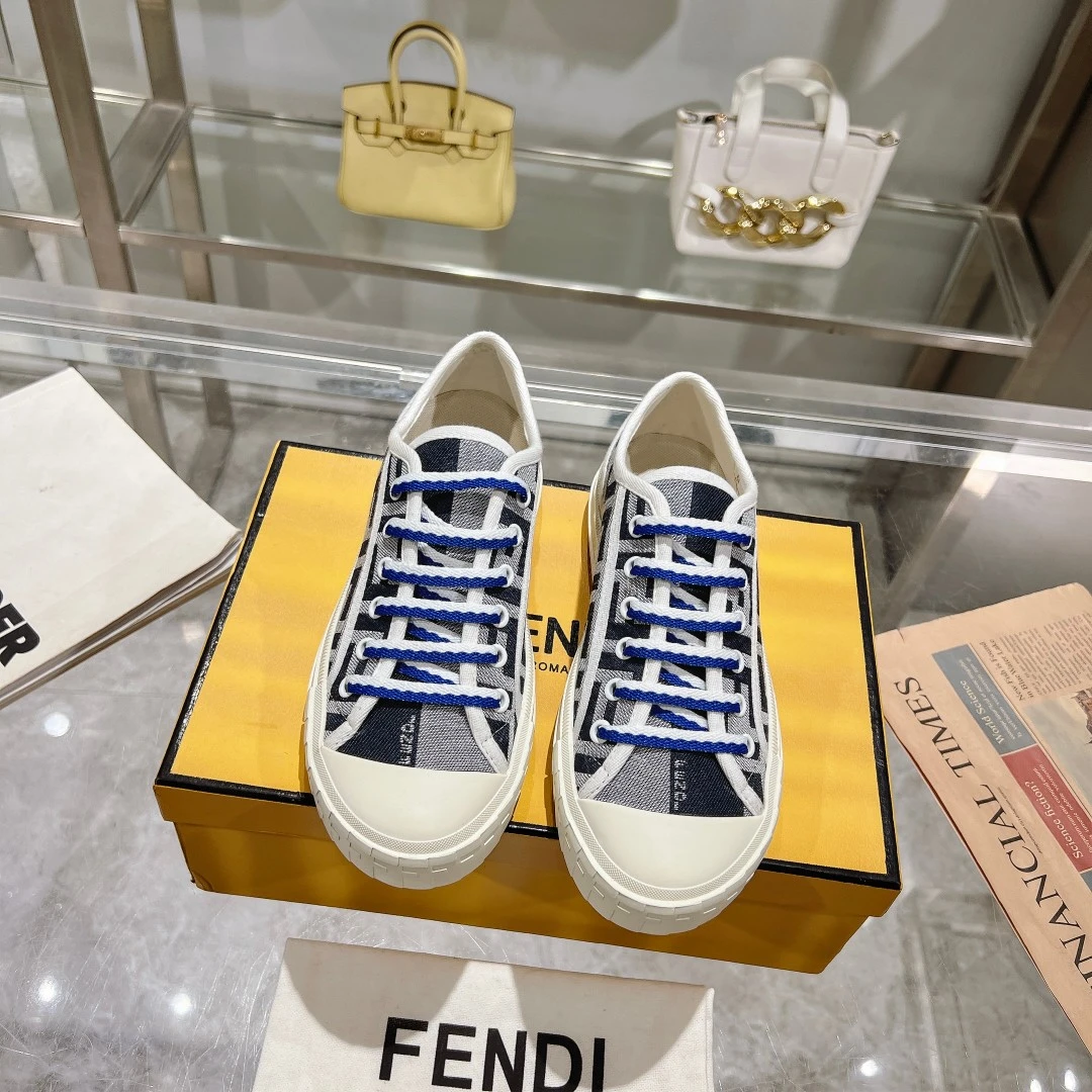 Fendi Sneakers — 4bb59421