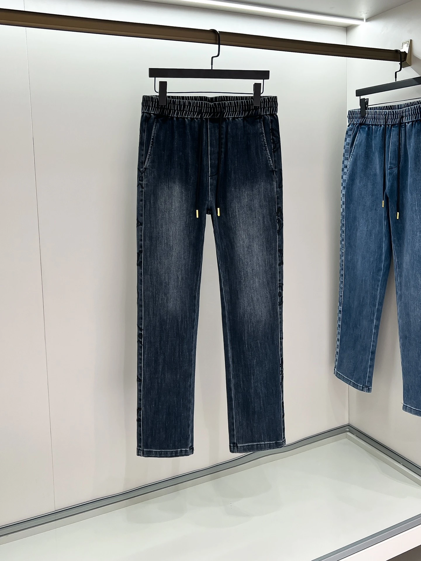 Louis Vuitton Jeans — e6776a72