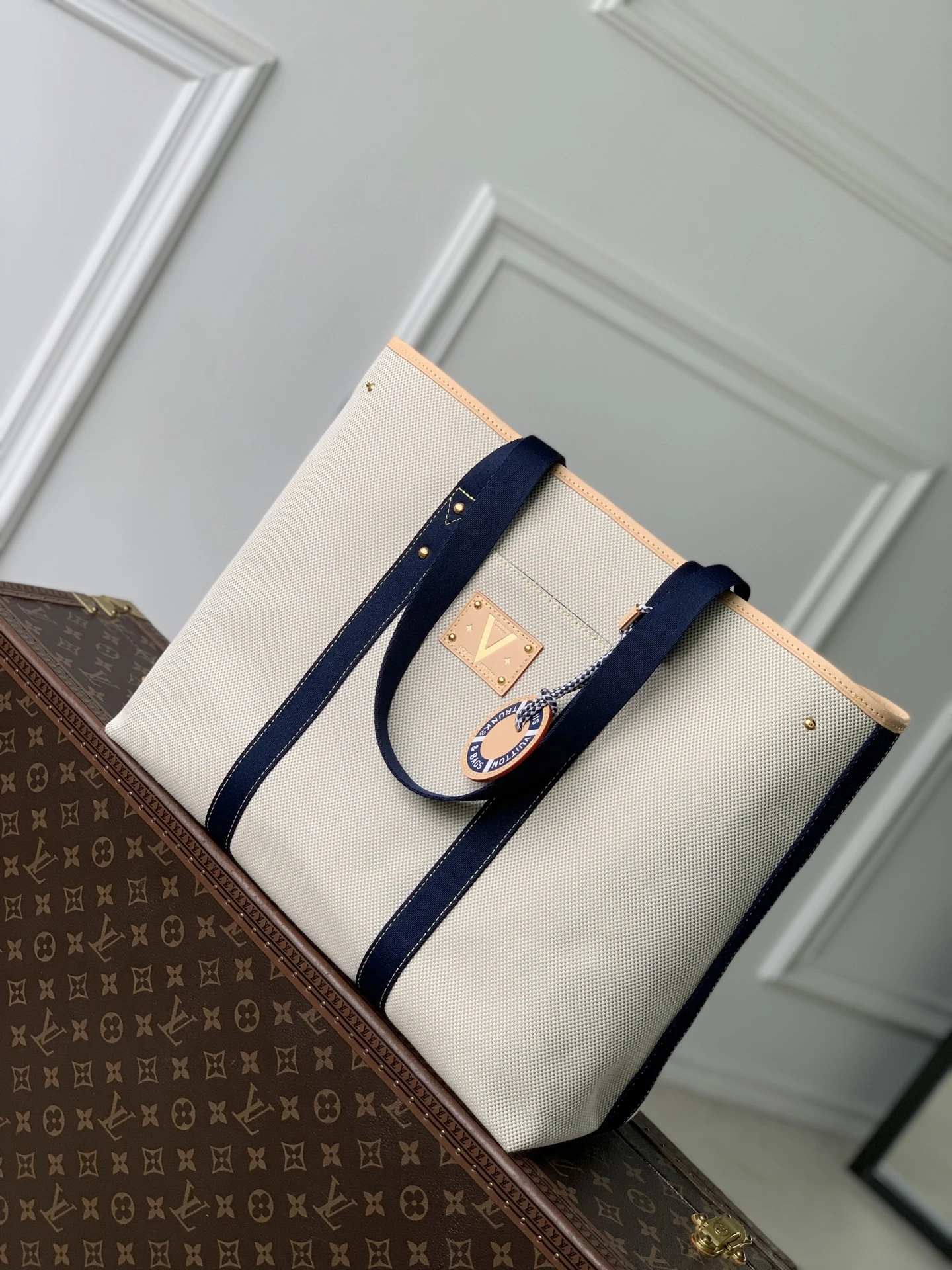Louis Vuitton Bag — 3c8d9790