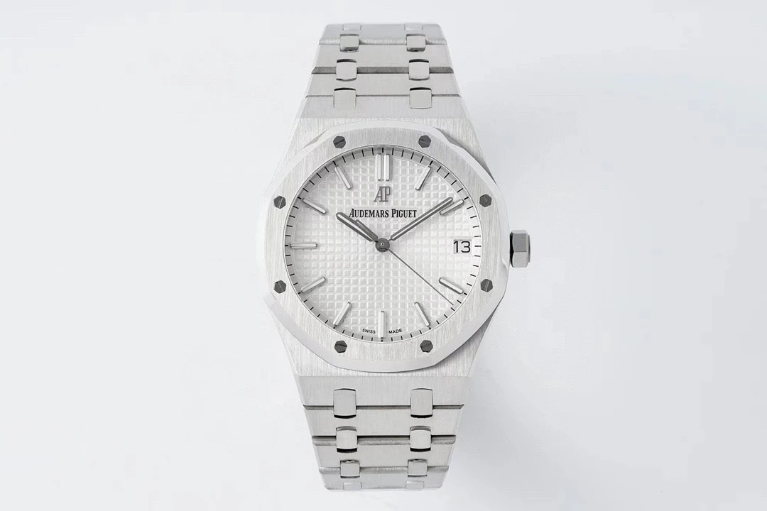 Audemars Piguet Watch — d5e8aacc