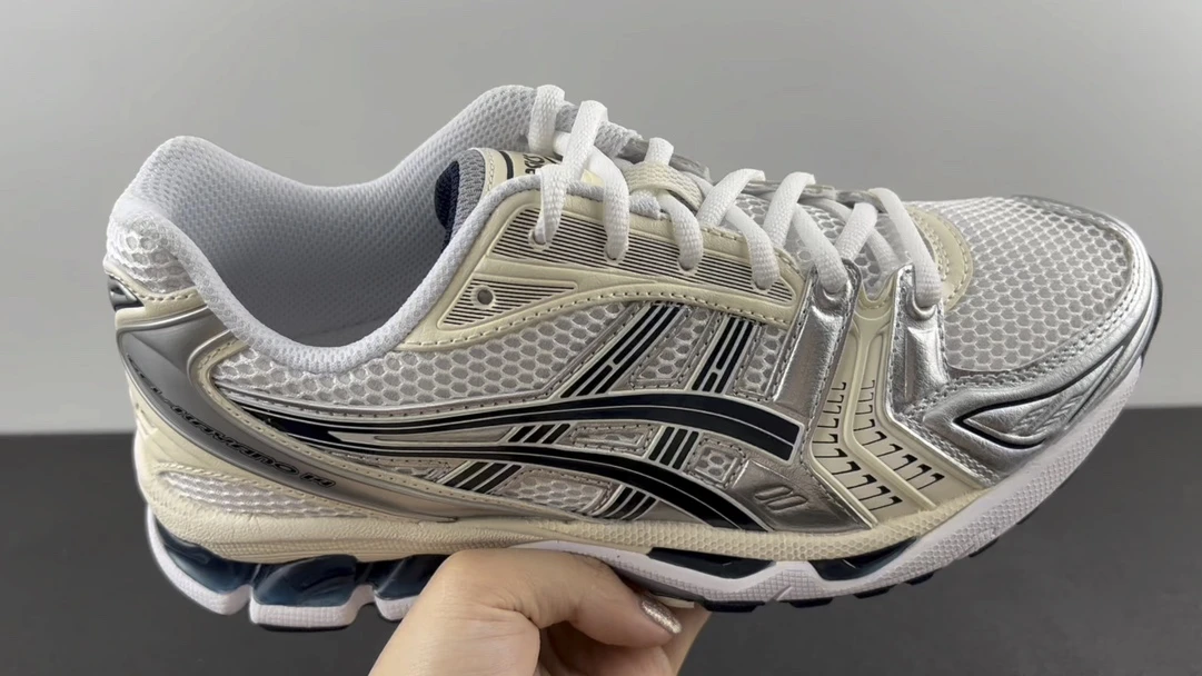 Asics Shoes — 274a70e1