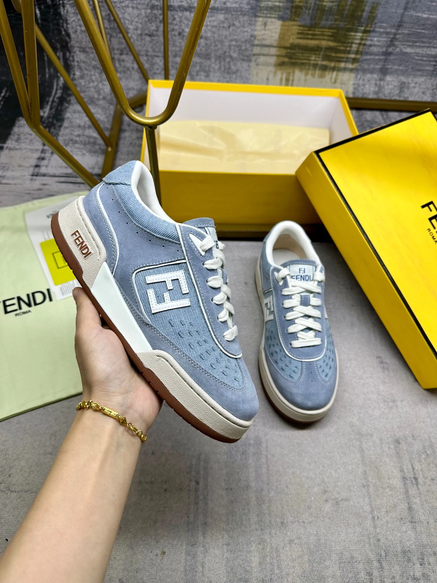 Fendi Sneakers — 6a0da073