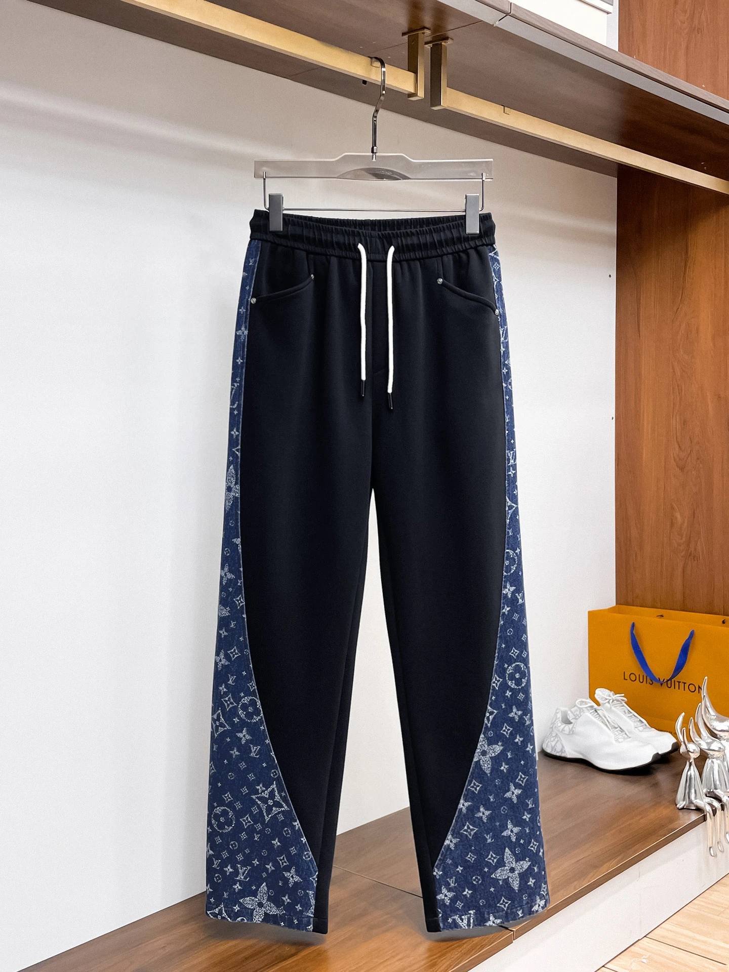 Louis Vuitton Trousers — bd849f74
