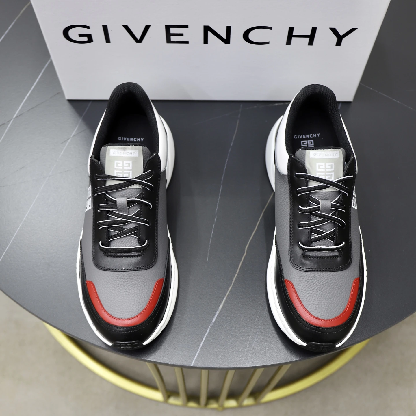 Givenchy Sneakers — ee3bc2dd
