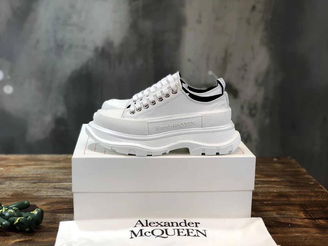 Alexander McQueen Sneakers — d87f44dc