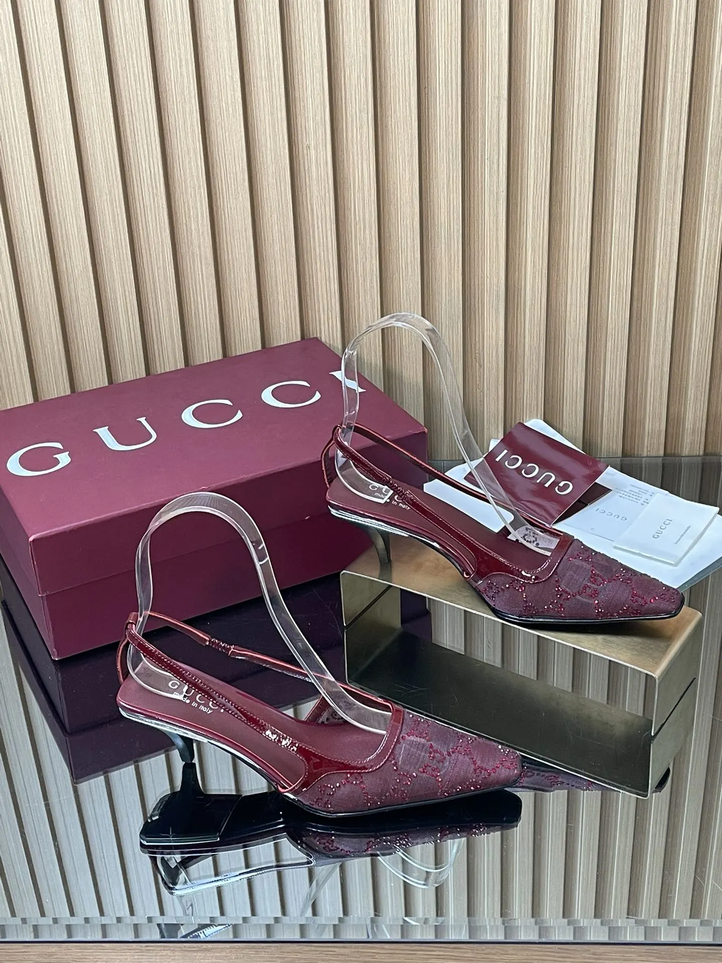 Gucci Sandals — 9f38cb6e