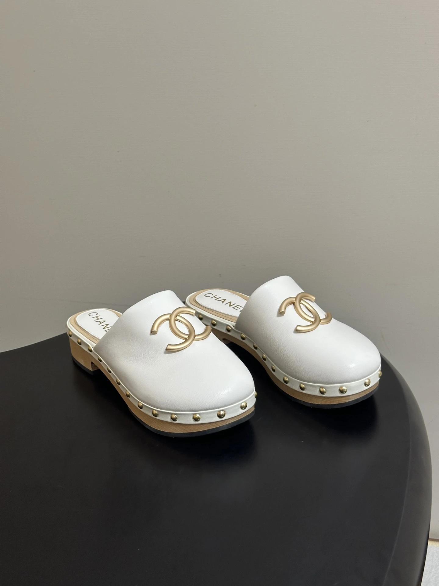 Chanel Slippers — 5af84d92