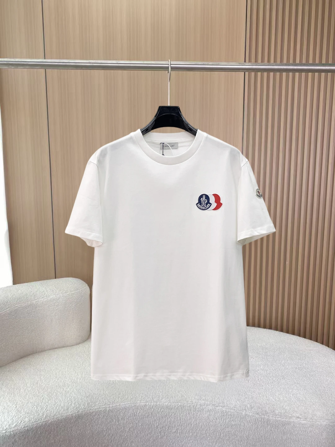 Moncler T-Shirt — fb5893a6