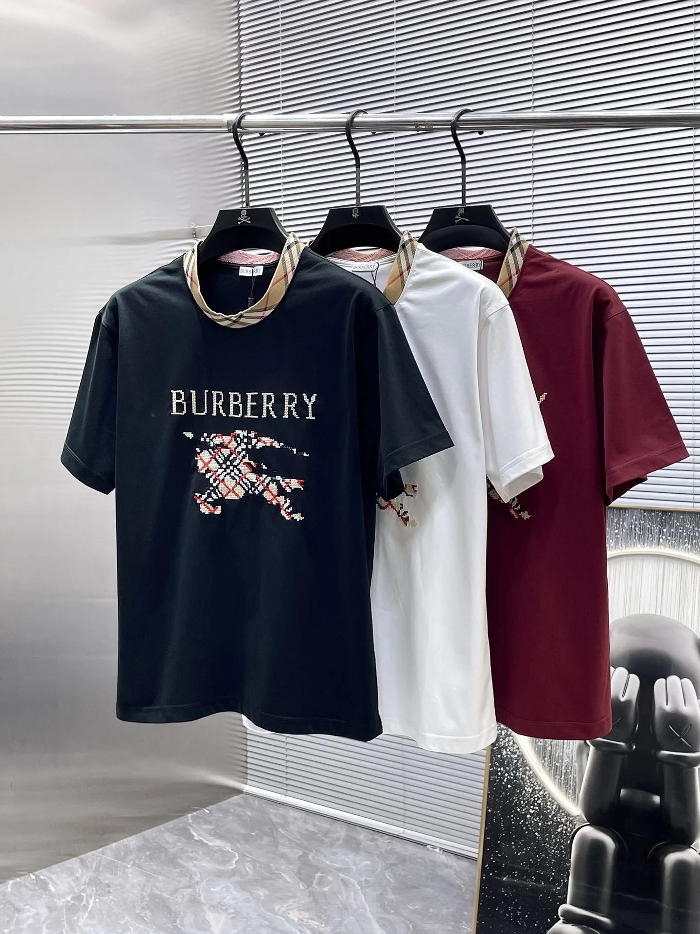 Burberry T-Shirt — 8c519889