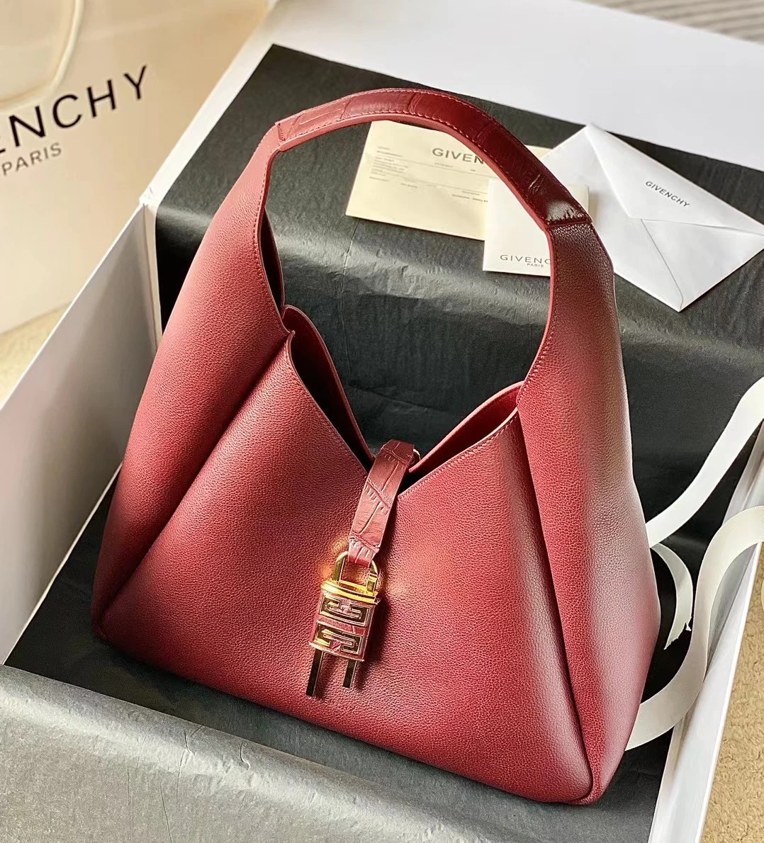 Givenchy Bag — 68341ddd