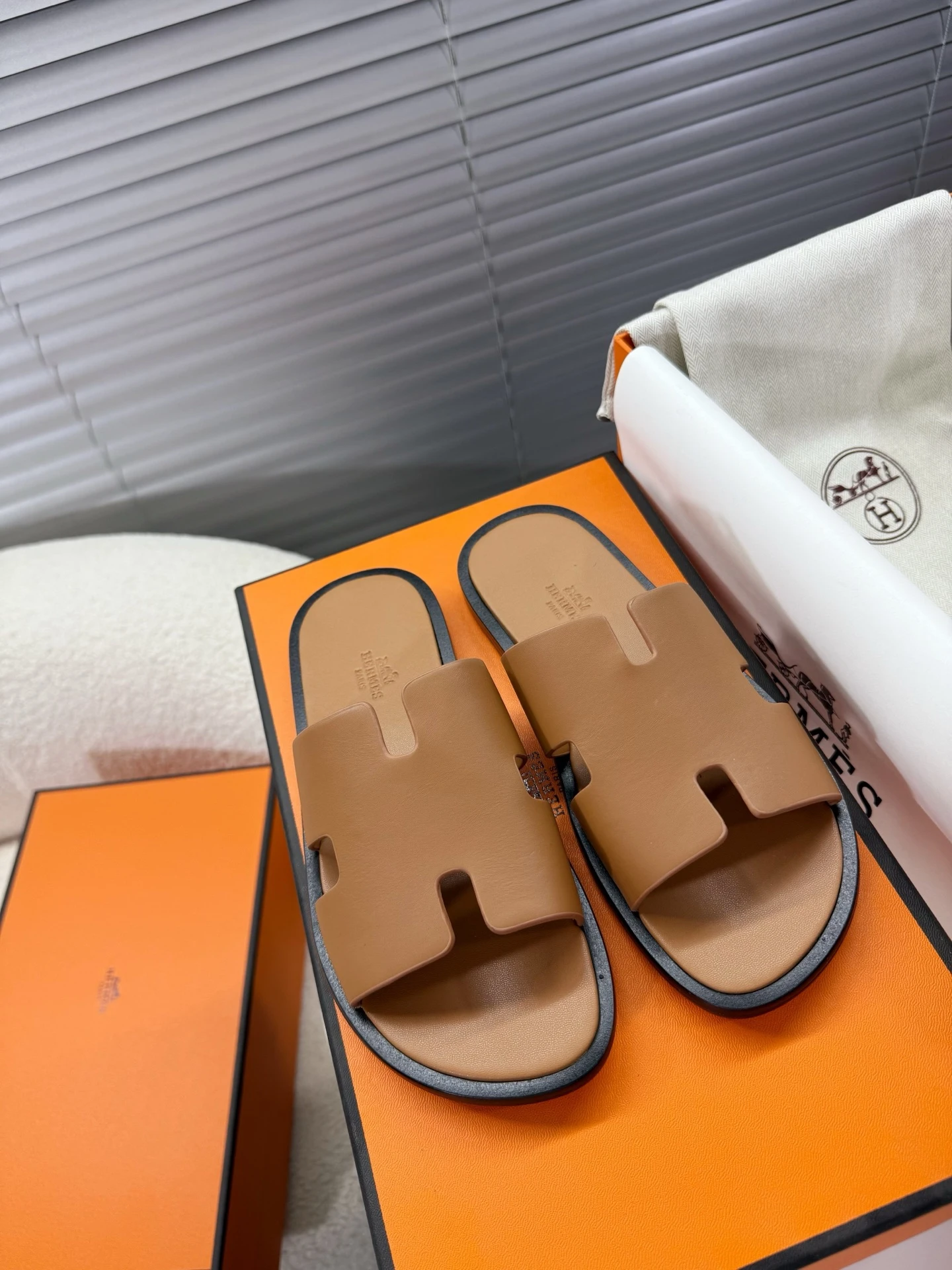 Hermès Slippers — b30ff5b3