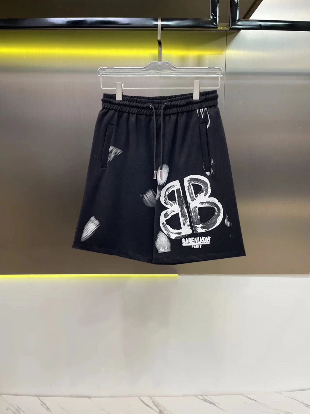 Balenciaga Shorts — d8a0e09b