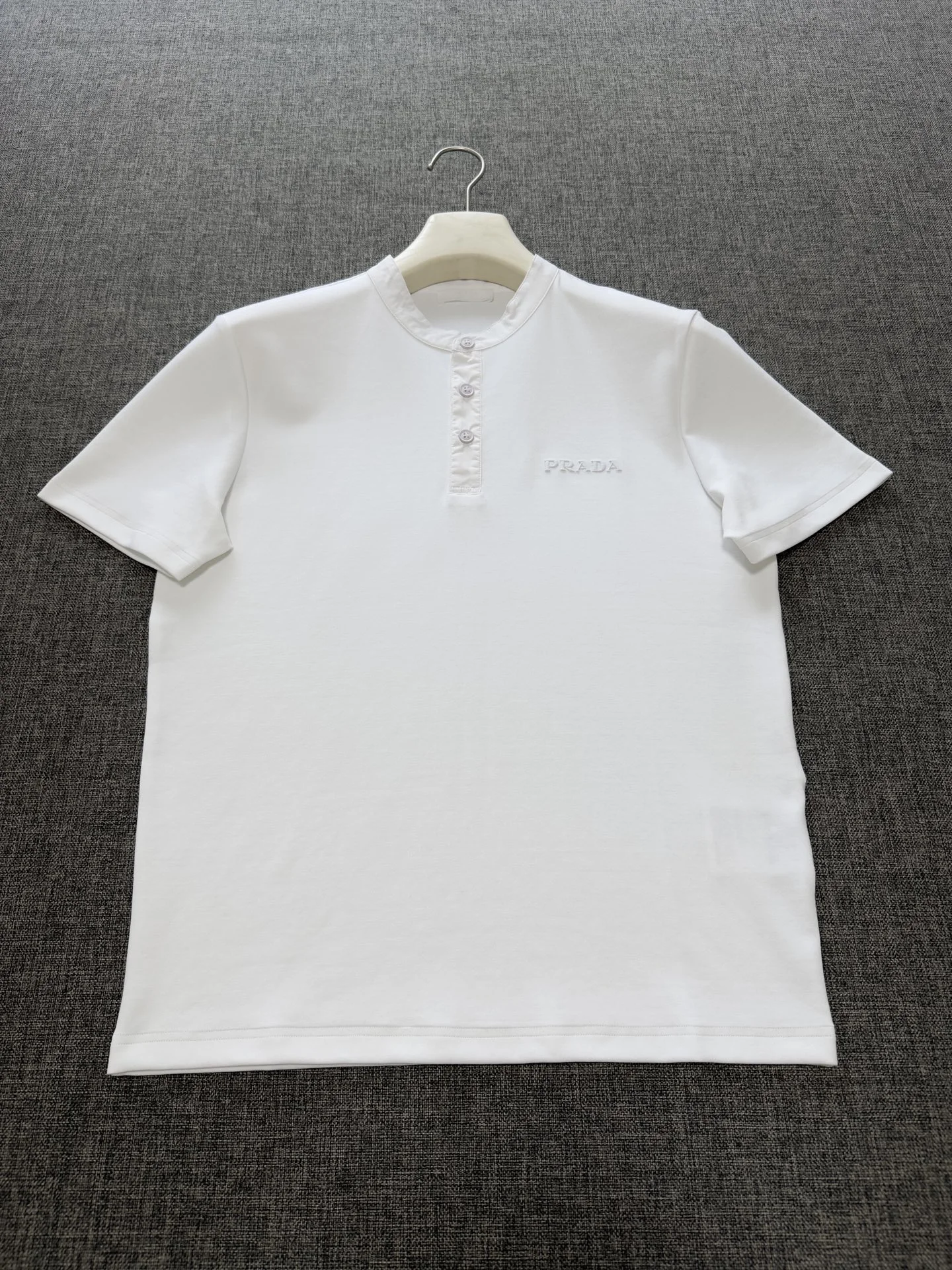 Prada T-Shirt — 3f9d0346