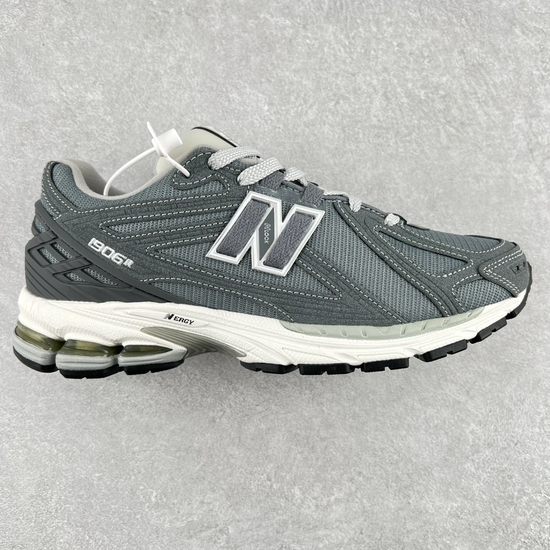 New Balance Sneakers — 2d3fce5f