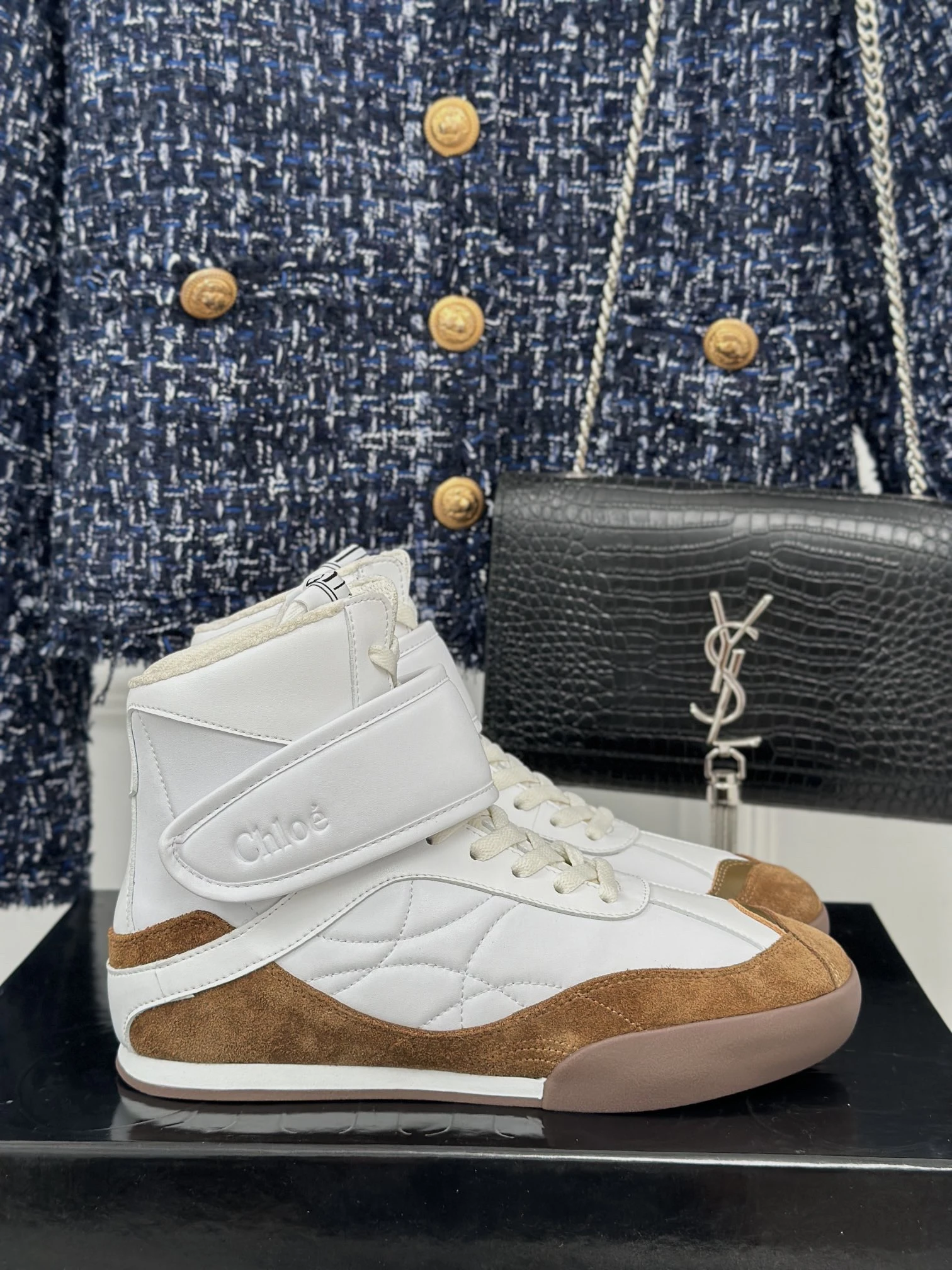 Sneakers — b7c5faa8