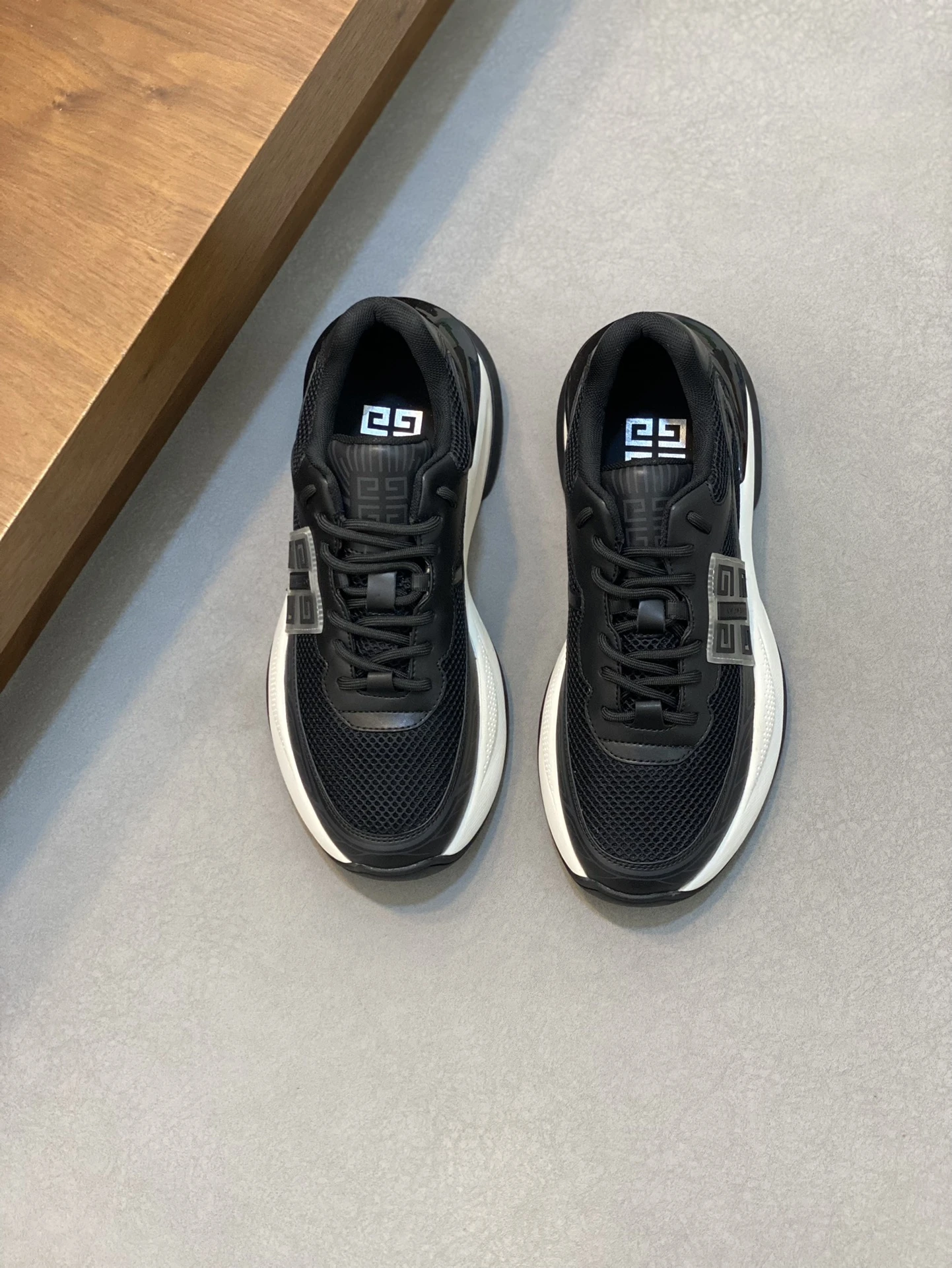 Givenchy Sneakers — bd59a1b9