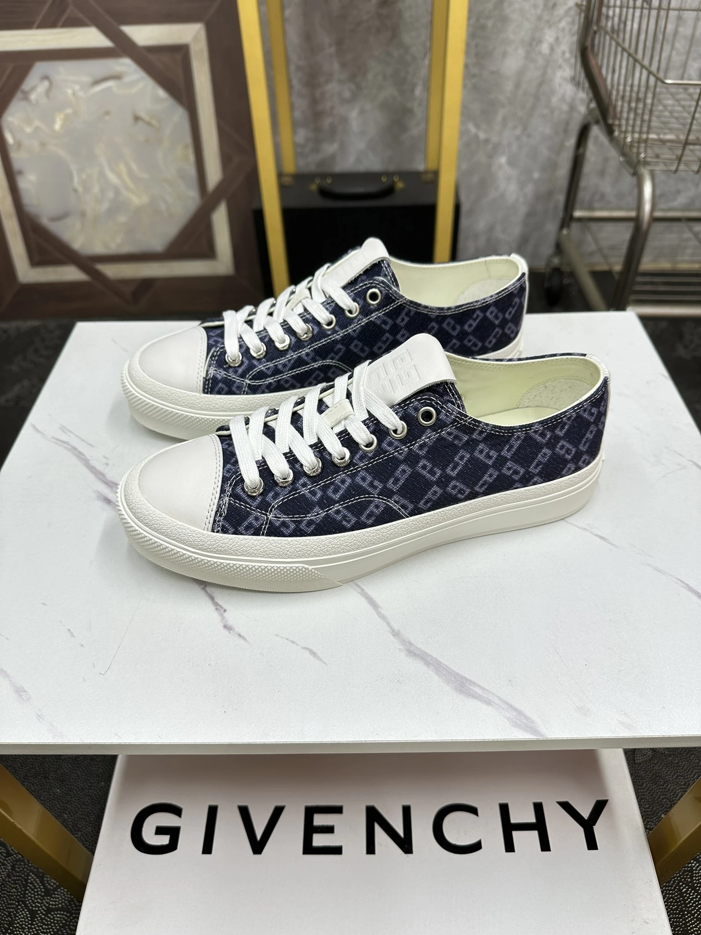Givenchy Shoes — e05697a7