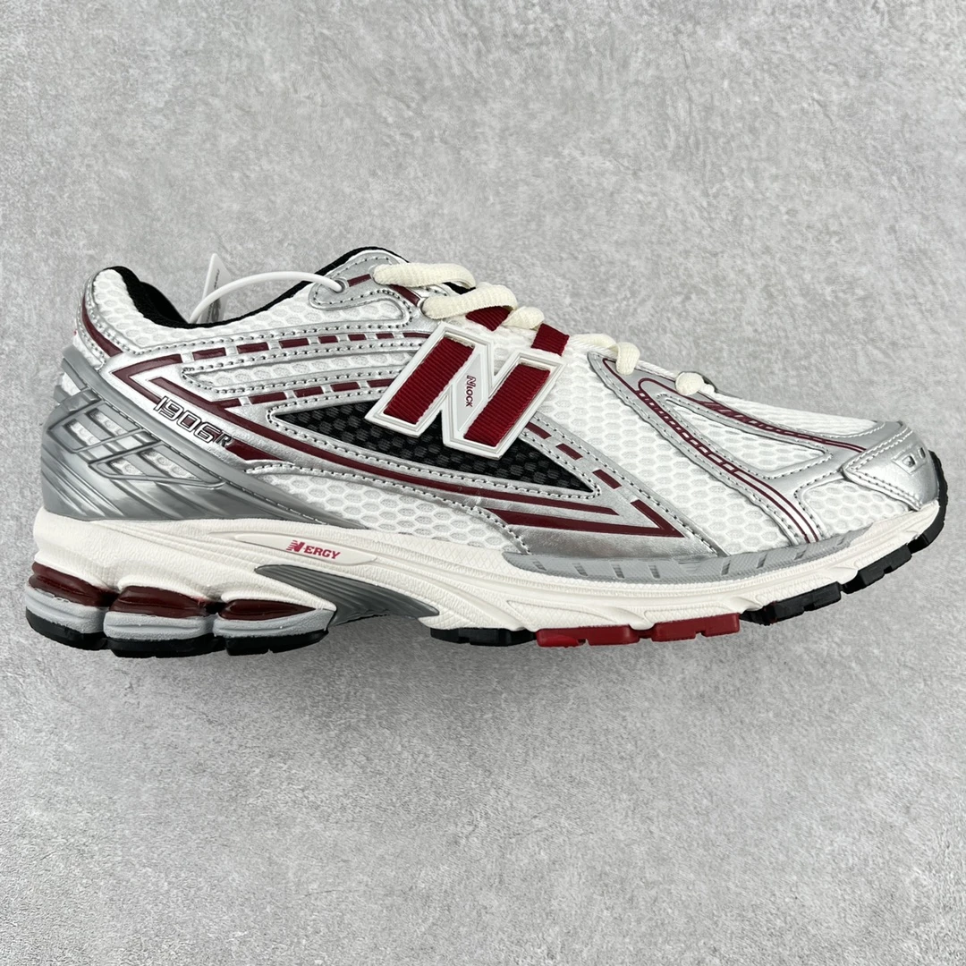 New Balance Sneakers — a97b8080