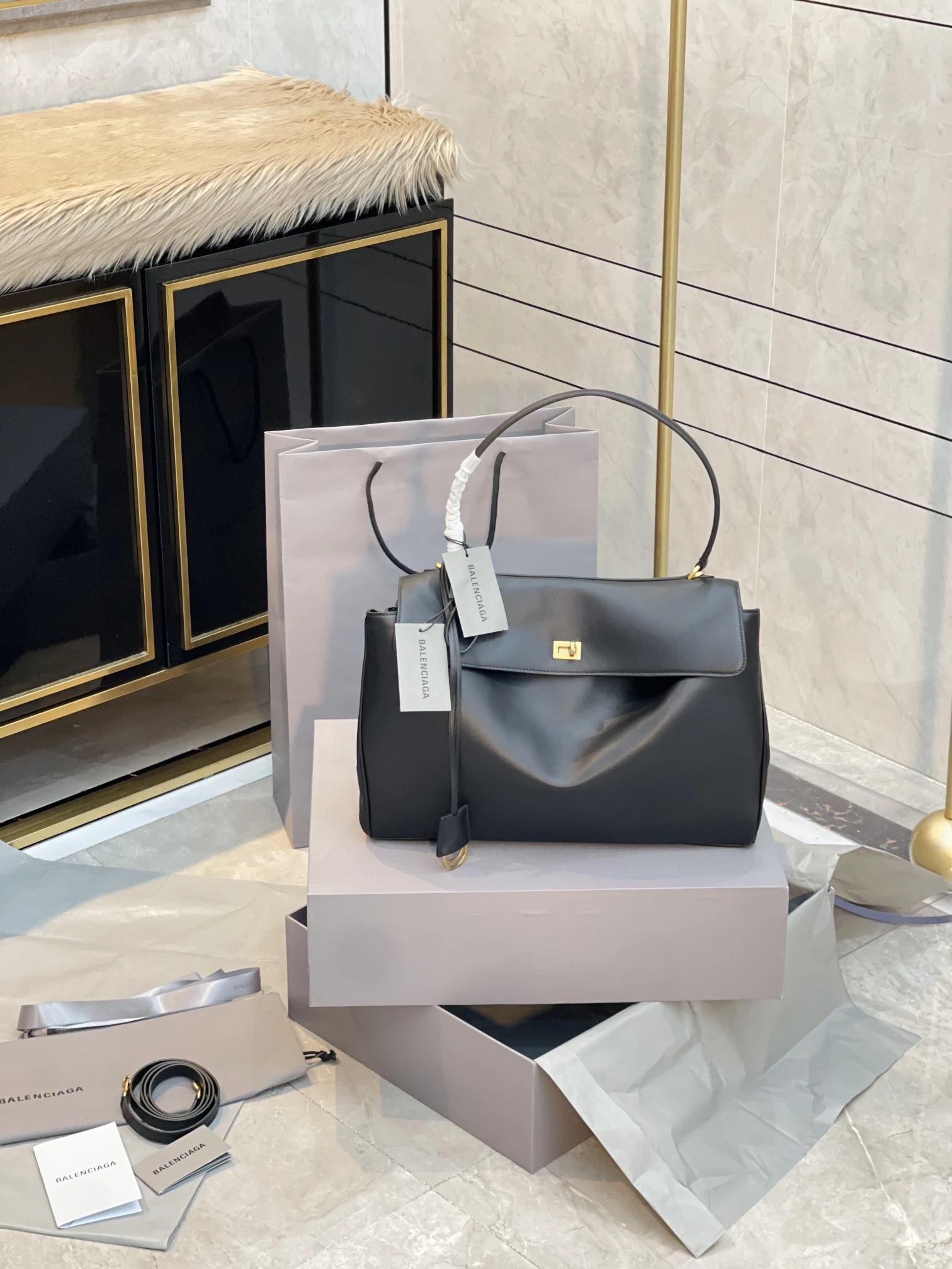 Balenciaga Bag — 21f62759