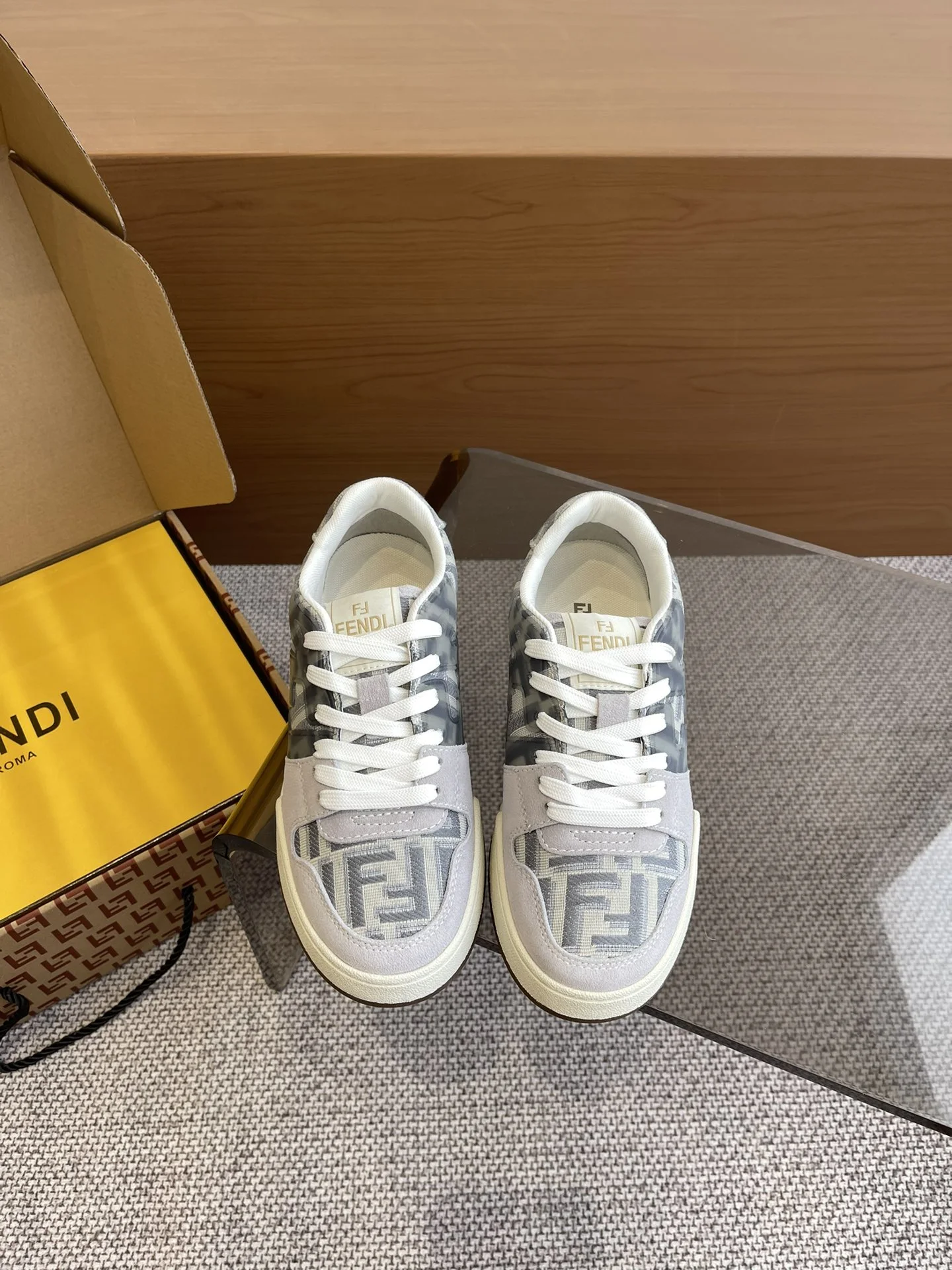 Fendi Sneakers — 92382dd9