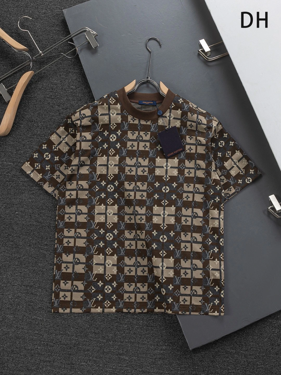 Louis Vuitton T-Shirt — b89d0ab8