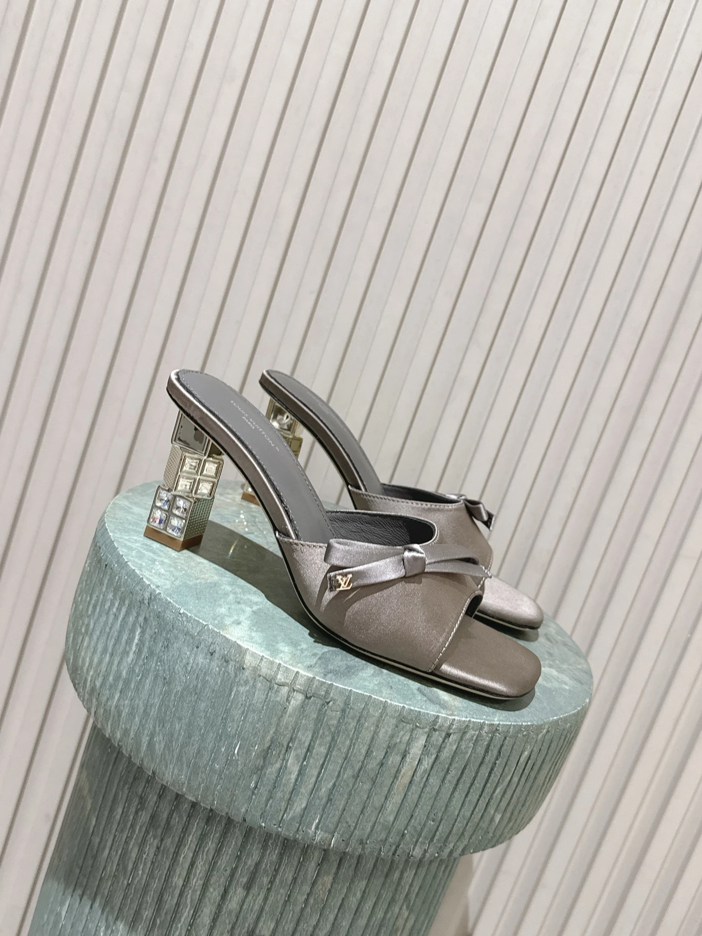 Louis Vuitton Sandals — f66d0093