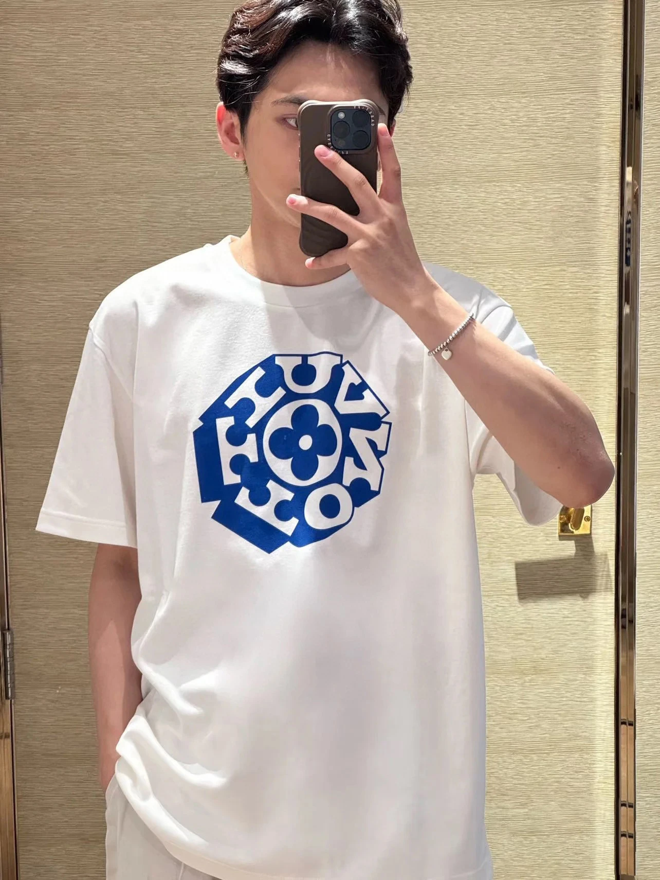 Louis Vuitton T-Shirt — f17da77f