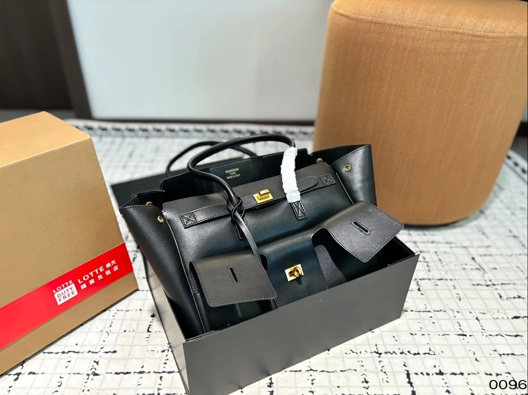 Balenciaga Bag — 136f568d
