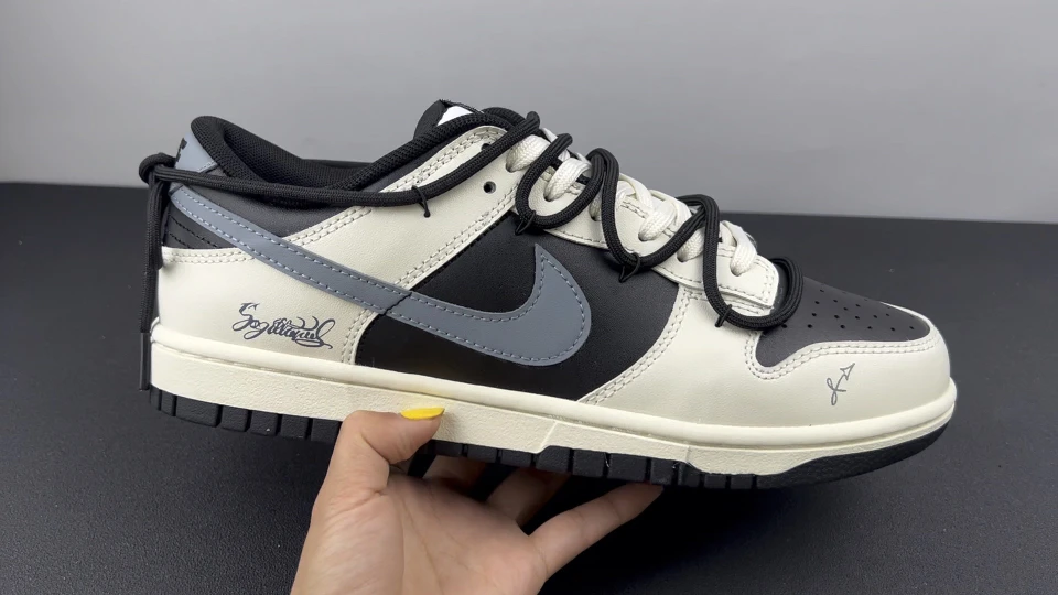 Nike Shoes — 9d98d38b