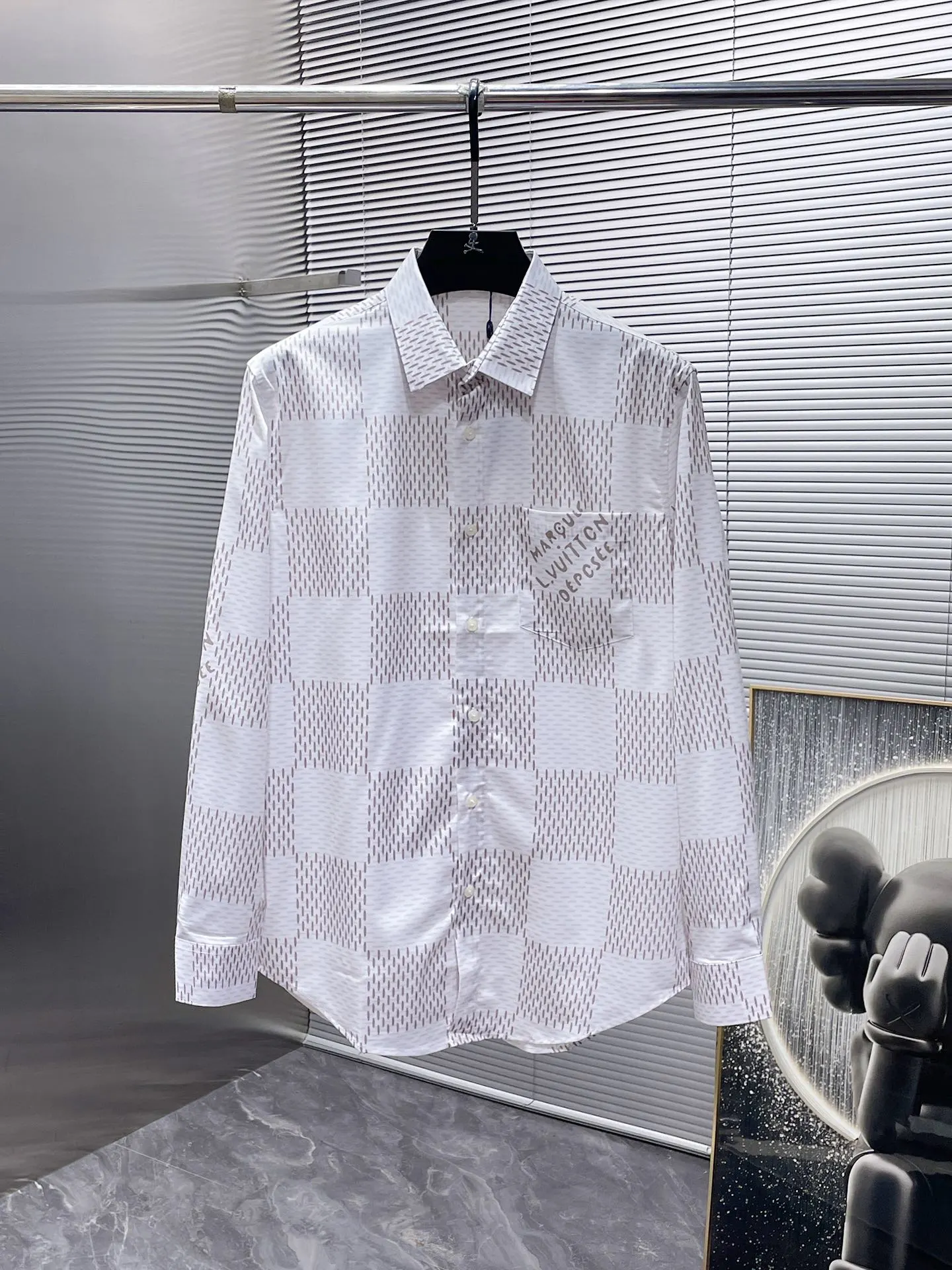 Louis Vuitton Shirts — 8156e1d7