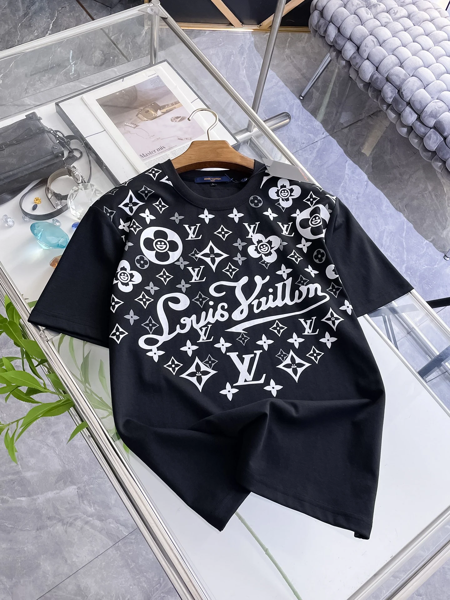 Louis Vuitton T-Shirt — fb7b4d71