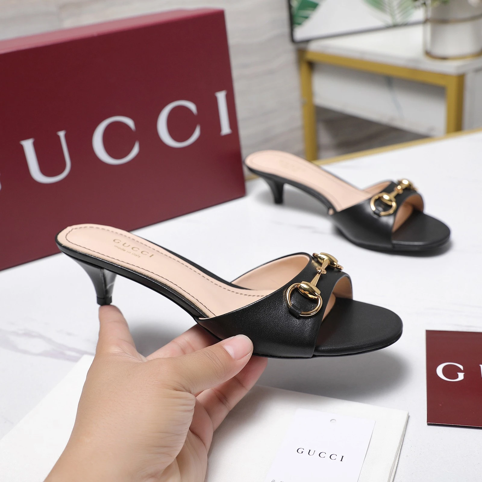 Gucci Slippers — 451437f6