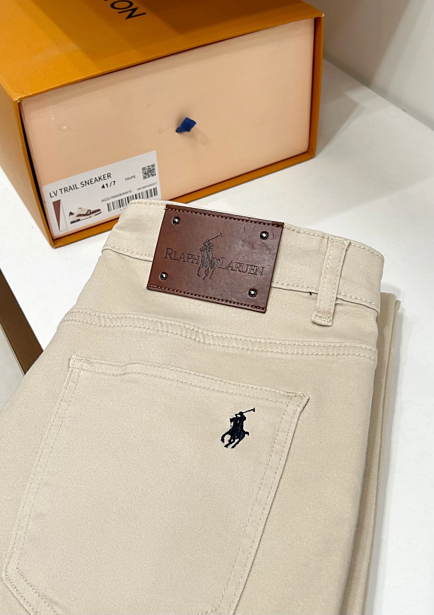 Jeans — f0f393a0