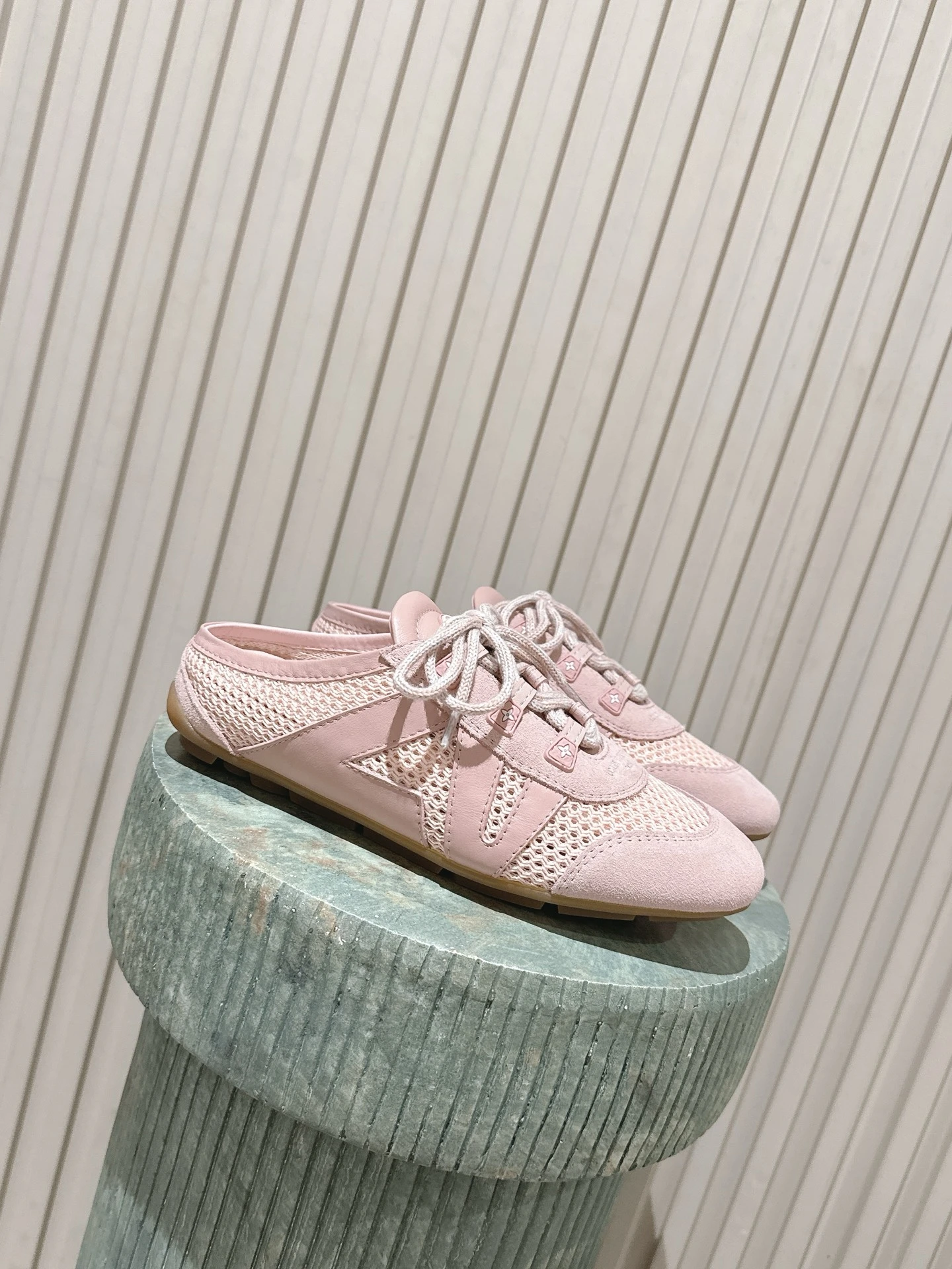 Louis Vuitton Sneakers — 495573e6