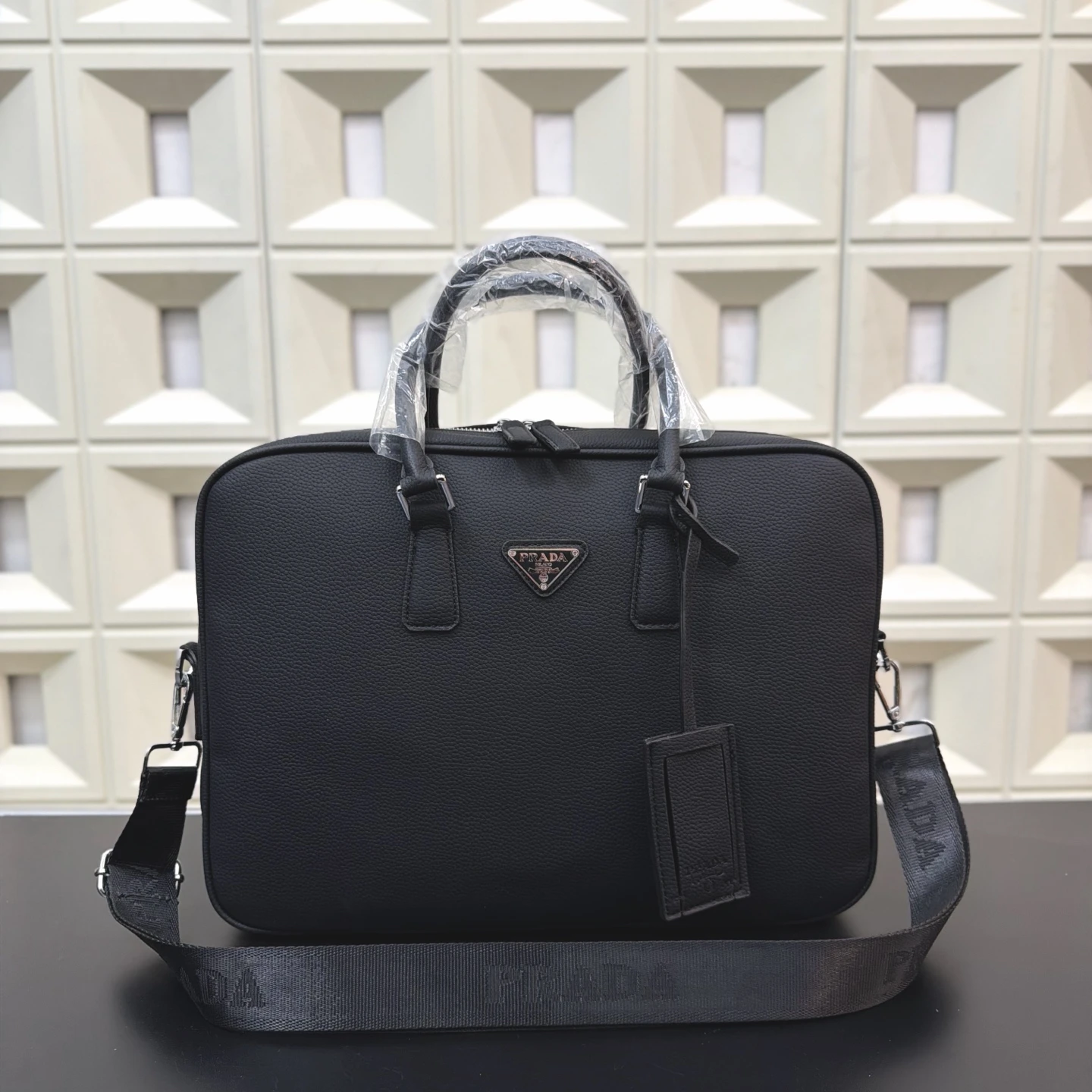 Prada Bag — fc4c6e42