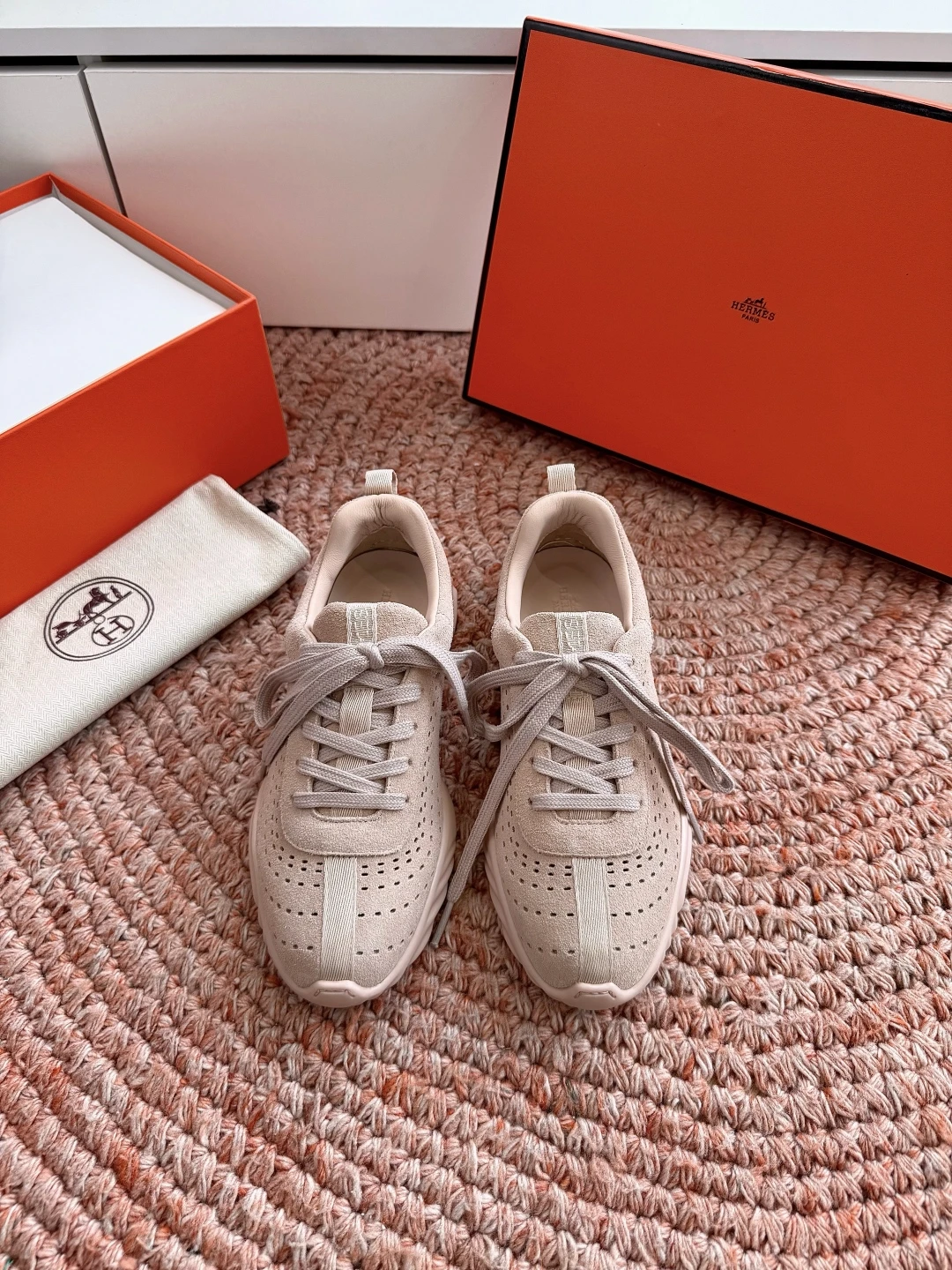 Hermès Sneakers — d76555d3