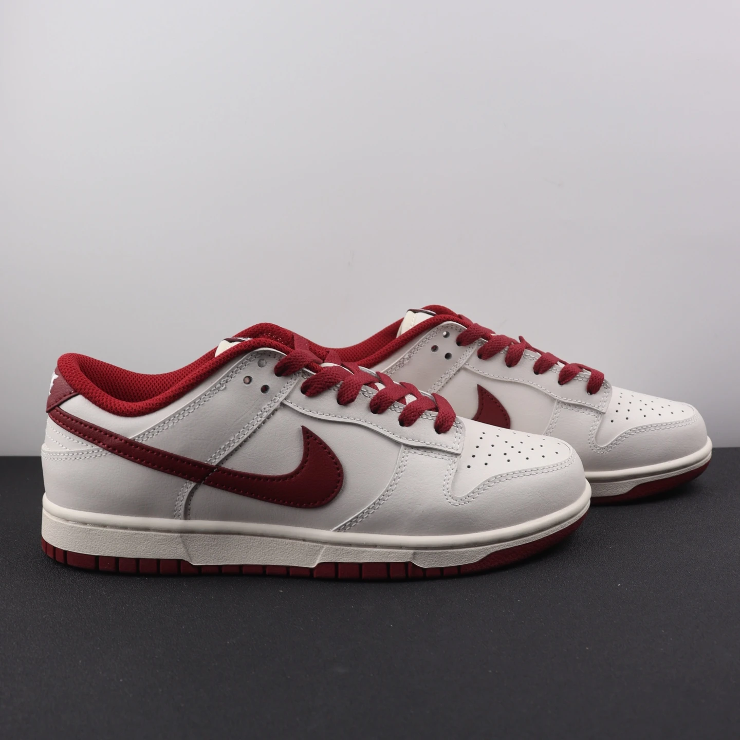 Nike Shoes — 8b6aa6d9