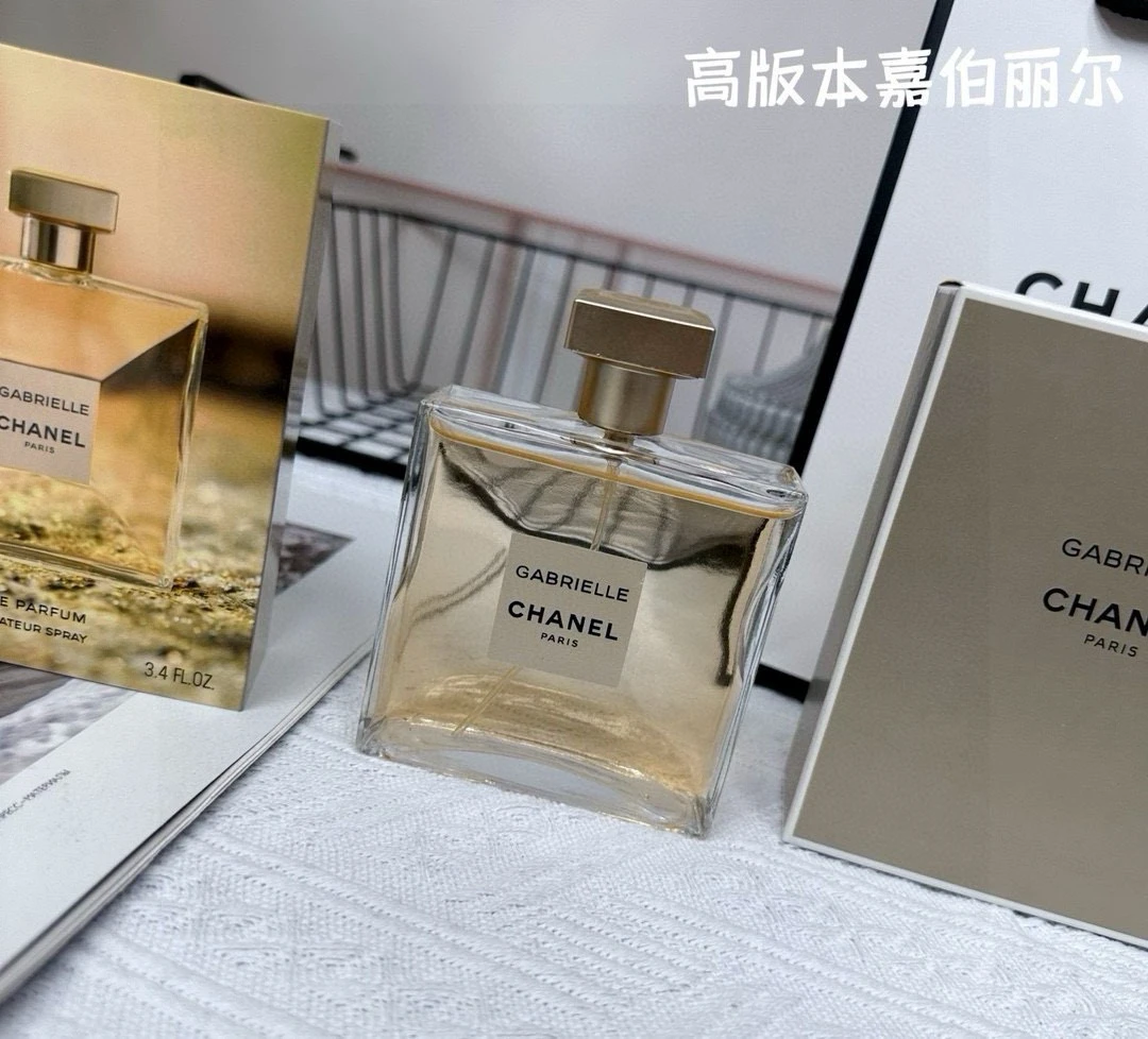 Chanel Fragrance — ffcc8eb7