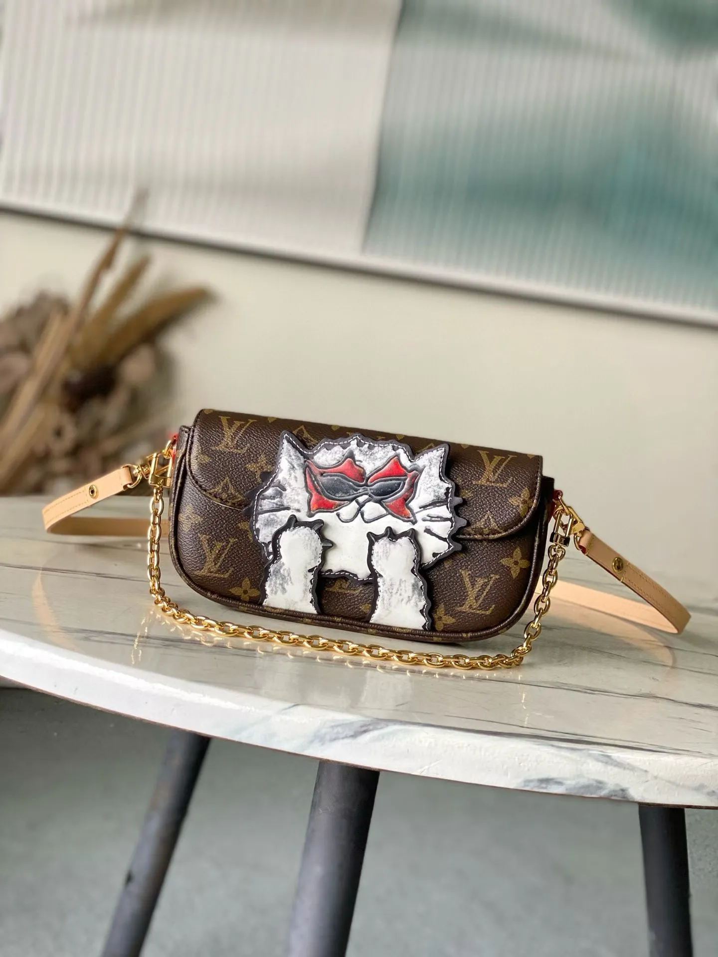 Louis Vuitton Bag — dde193a4
